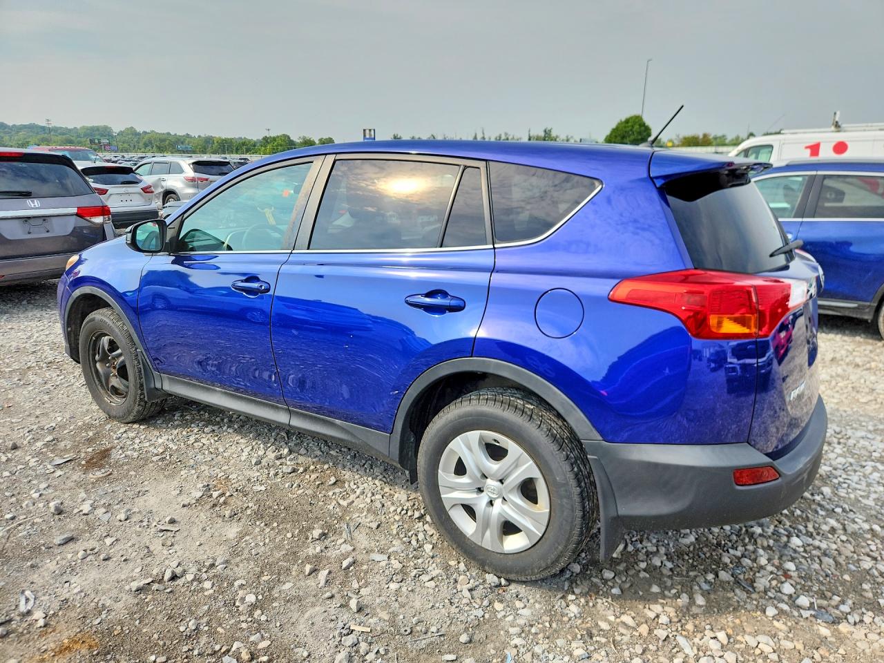 2015 Toyota Rav4 Le Blue vin: 2T3BFREV4FW232749