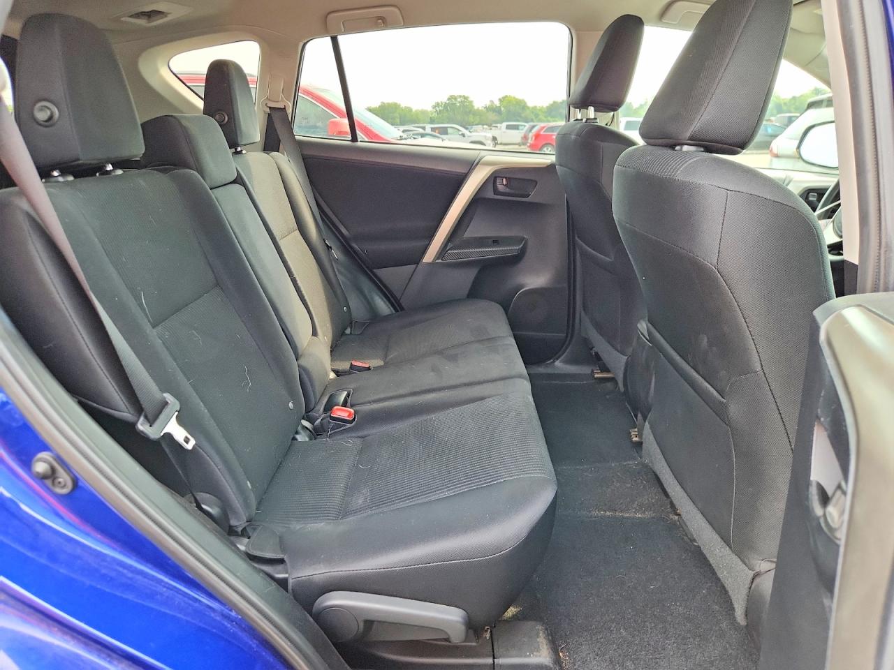 2015 Toyota Rav4 Le Blue vin: 2T3BFREV4FW232749