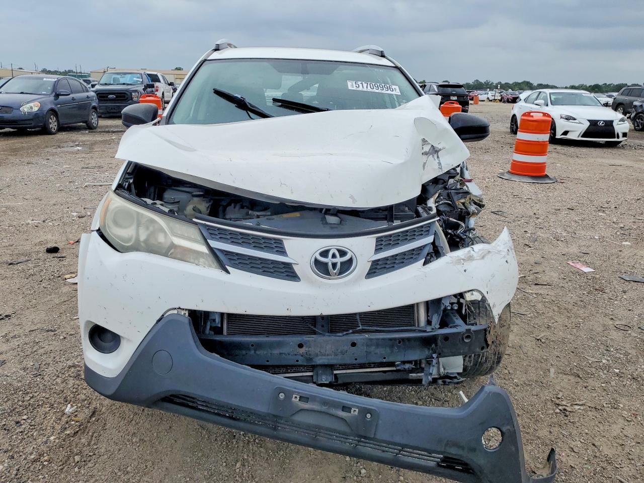 2015 Toyota Rav4 Le White vin: 2T3BFREV4FW241080
