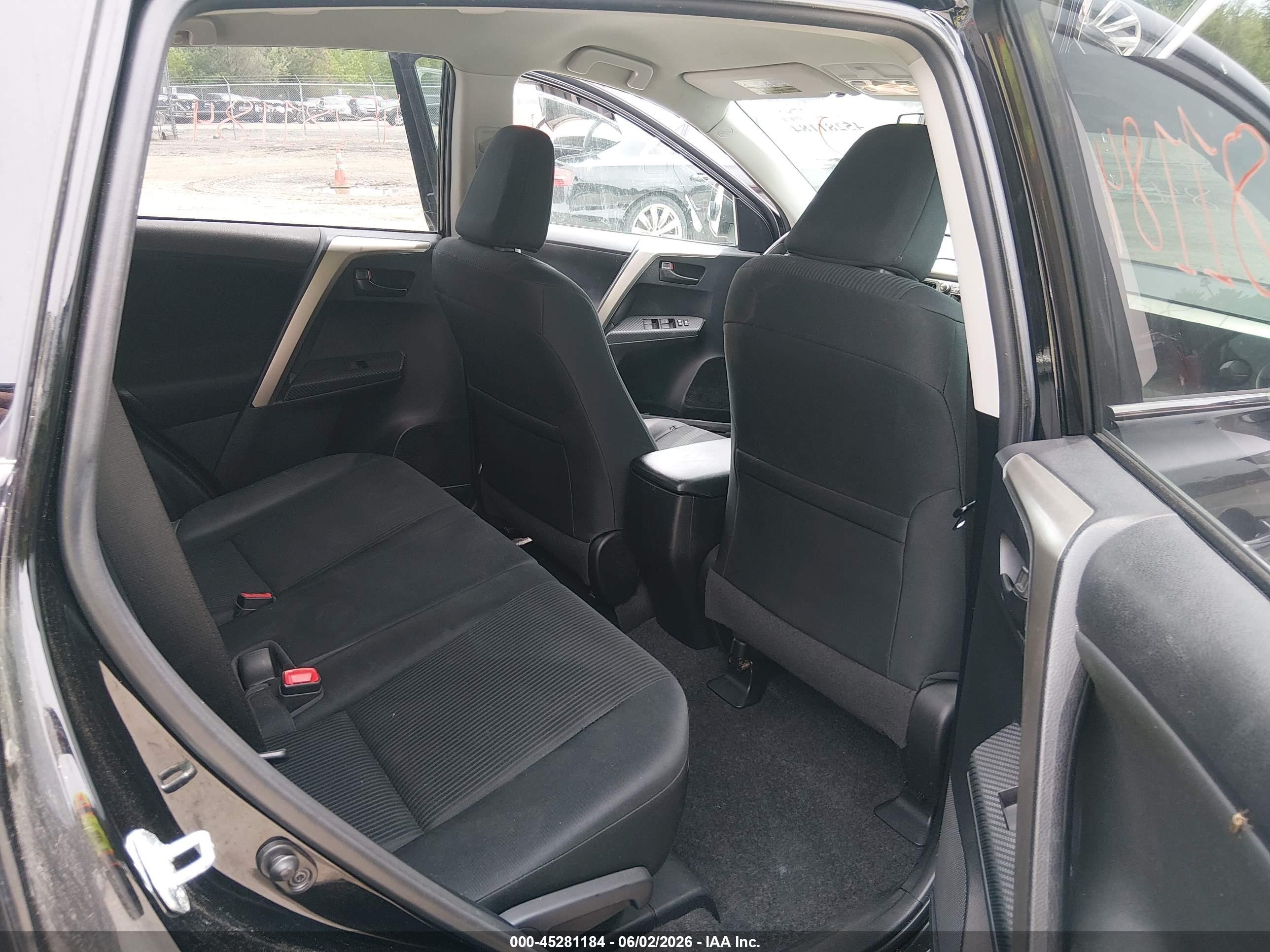 2015 Toyota Rav4 Le Black vin: 2T3BFREV4FW268246