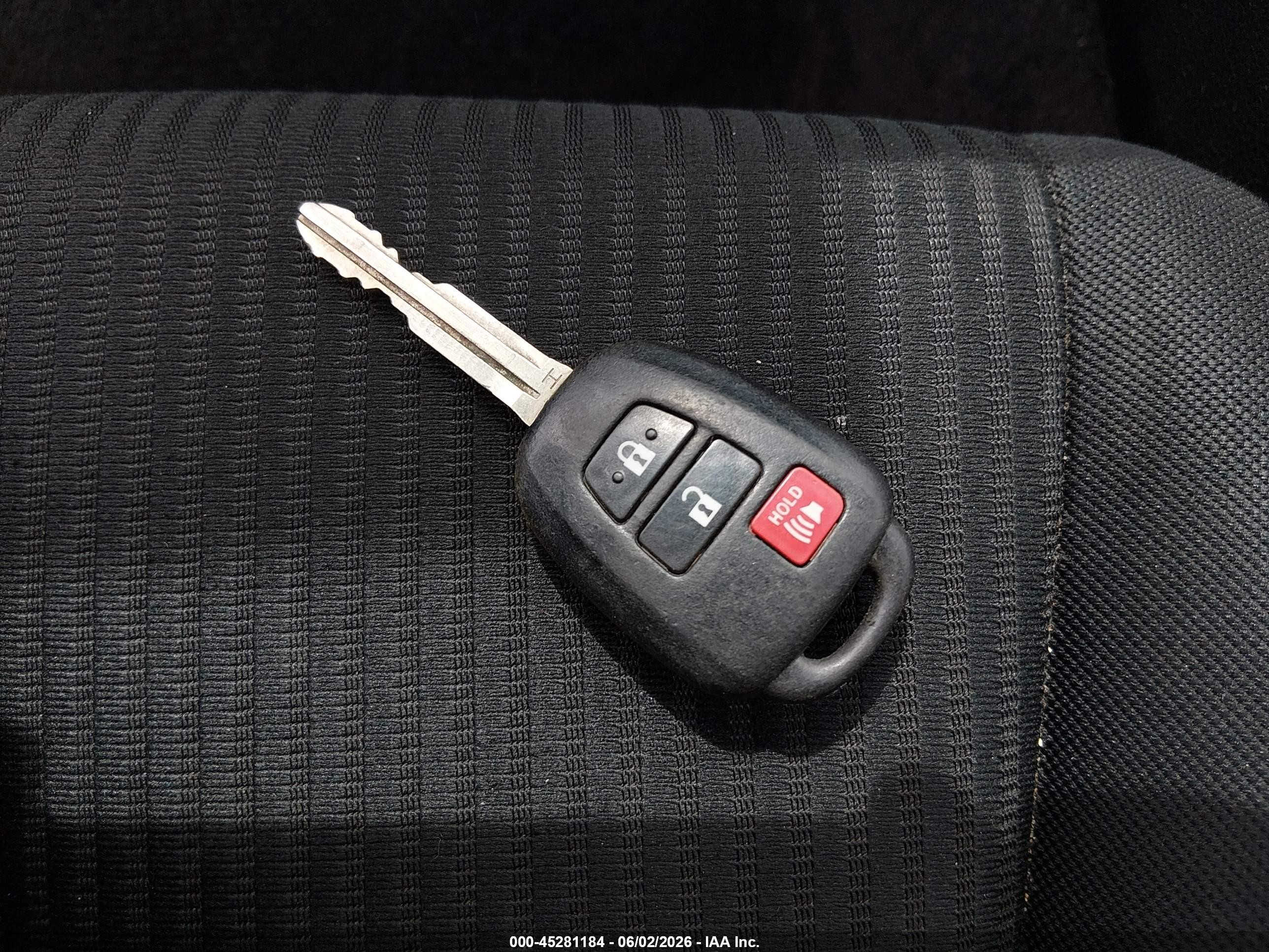 2015 Toyota Rav4 Le Black vin: 2T3BFREV4FW268246
