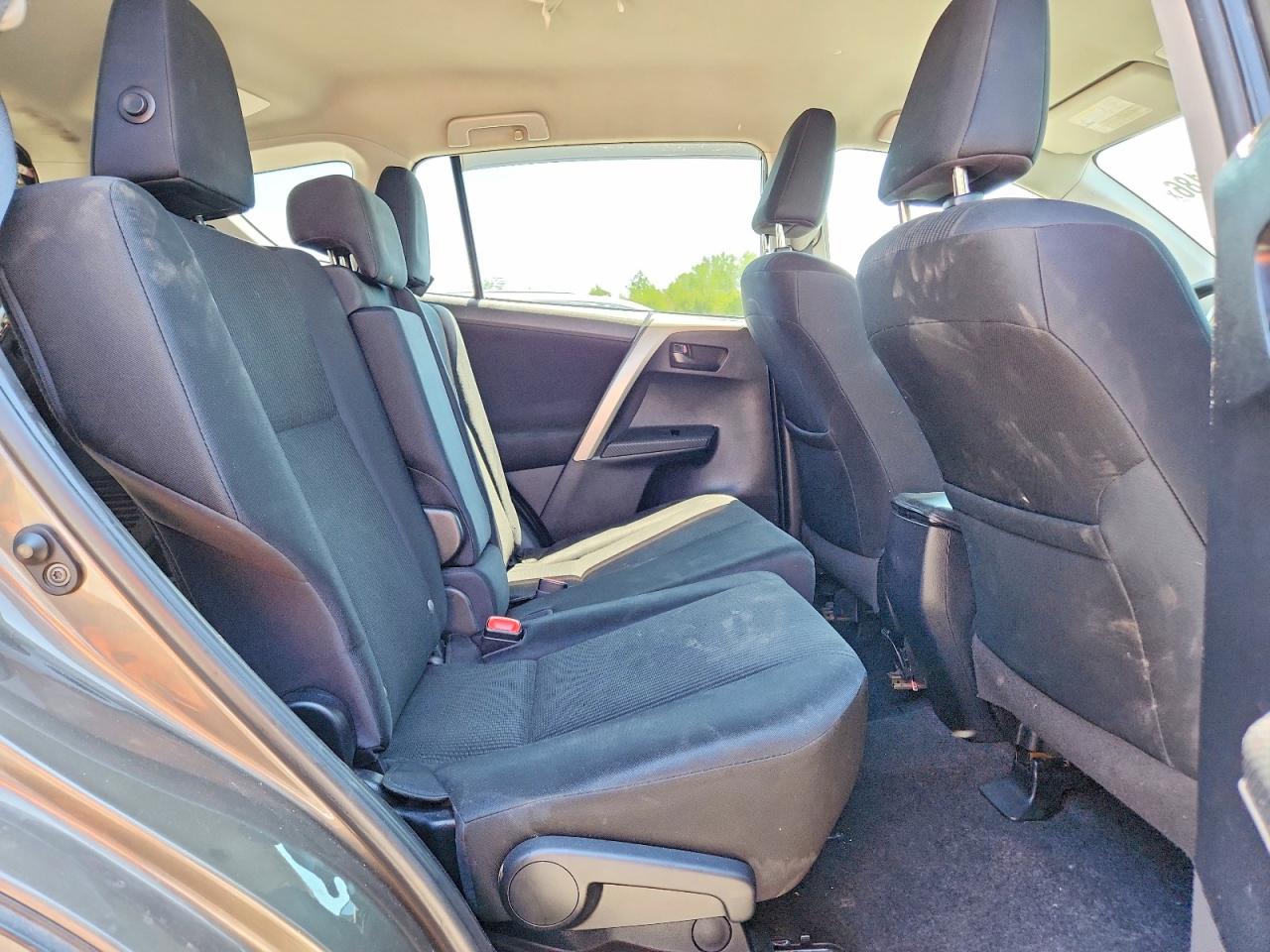 2015 Toyota Rav4 Le Tan vin: 2T3BFREV4FW277951