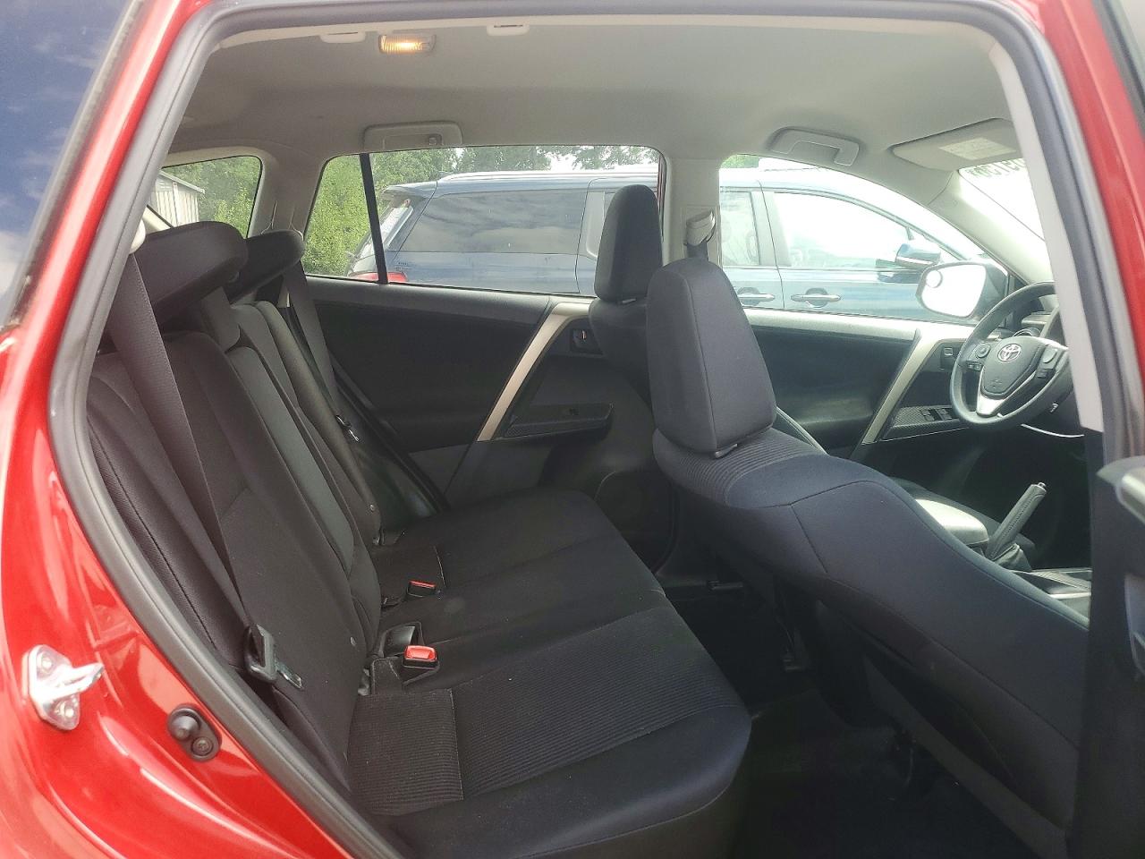 2015 Toyota Rav4 Le Red vin: 2T3BFREV4FW324251