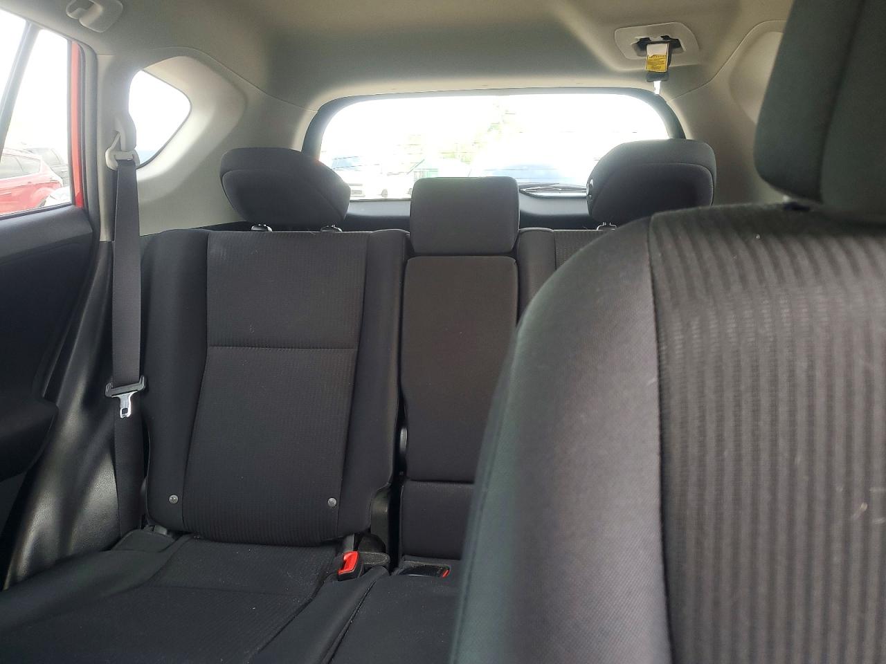 2015 Toyota Rav4 Le Red vin: 2T3BFREV4FW324251