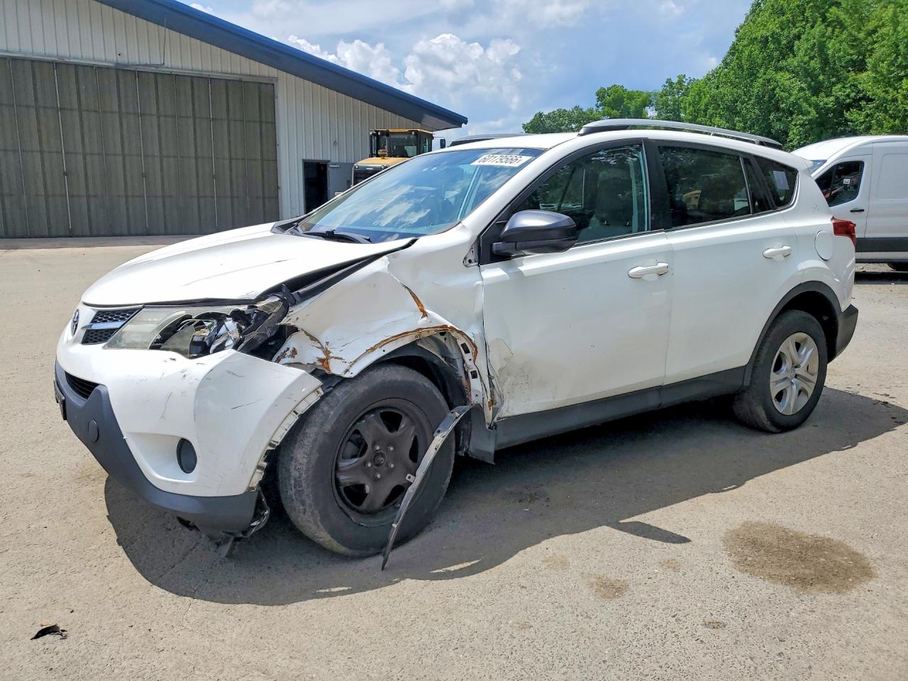 2015 Toyota Rav4 Le White vin: 2T3BFREV4FW341552