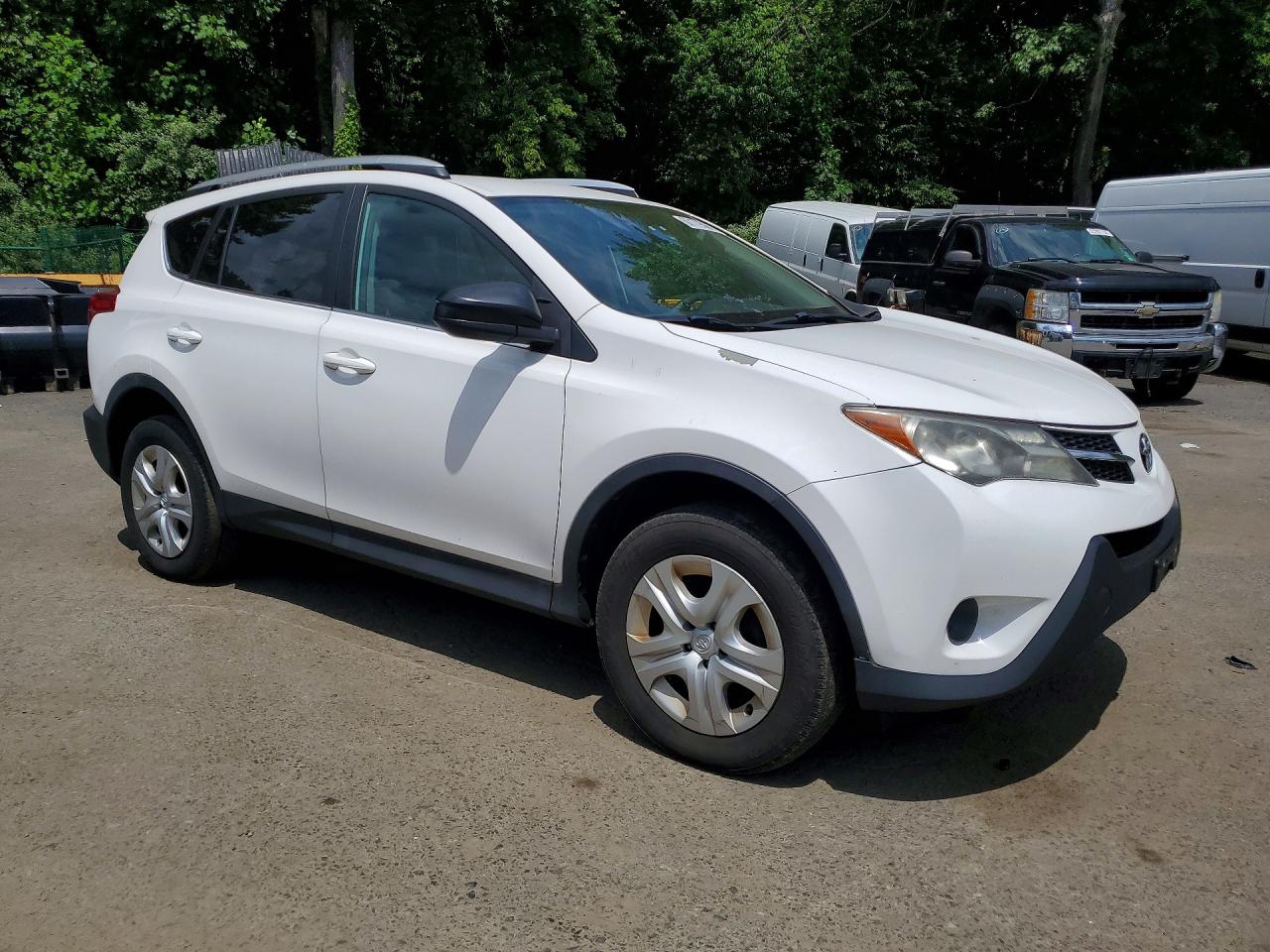 2015 Toyota Rav4 Le White vin: 2T3BFREV4FW341552