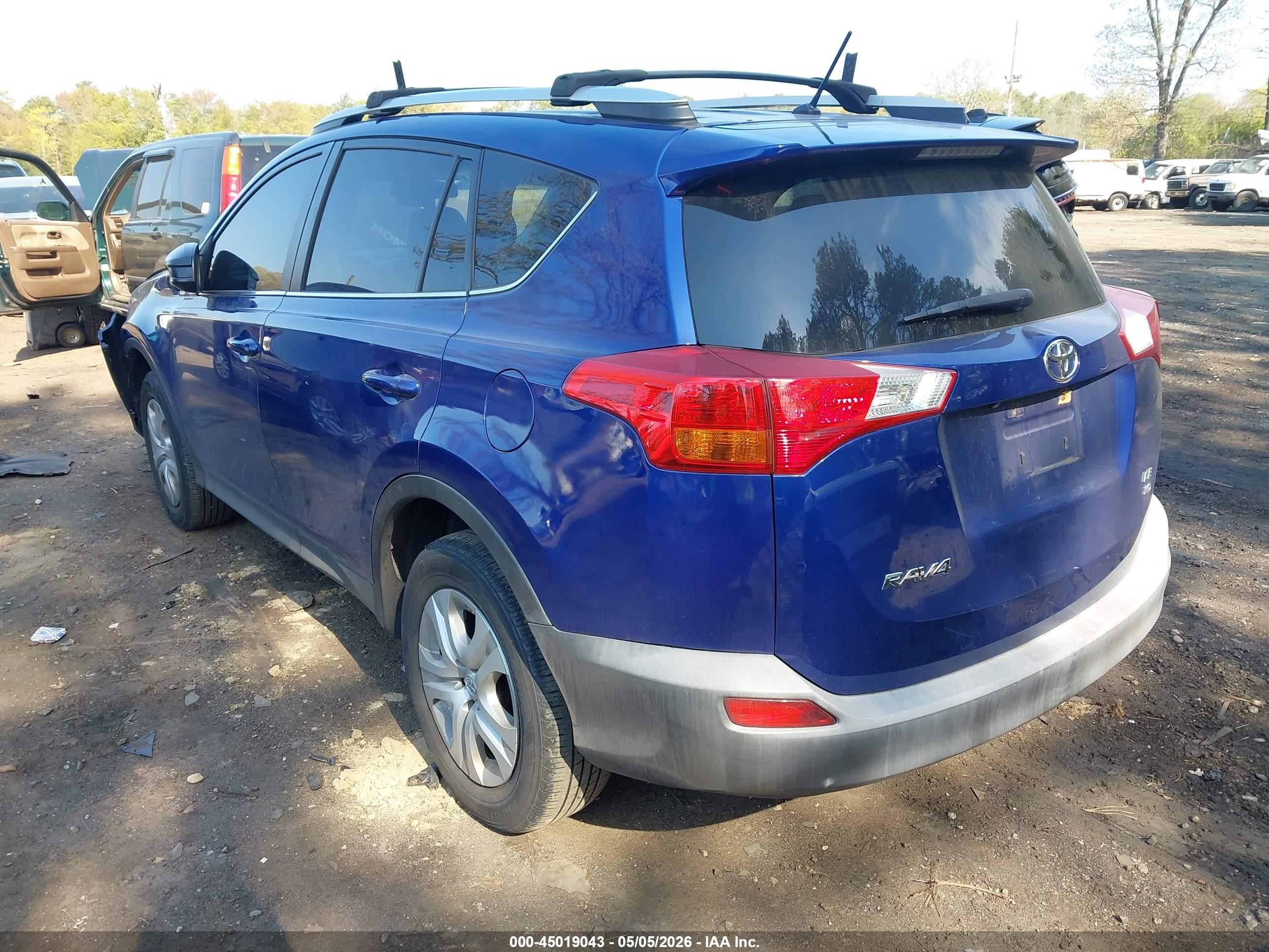 2015 Toyota Rav4 Le Blue vin: 2T3BFREV4FW397104