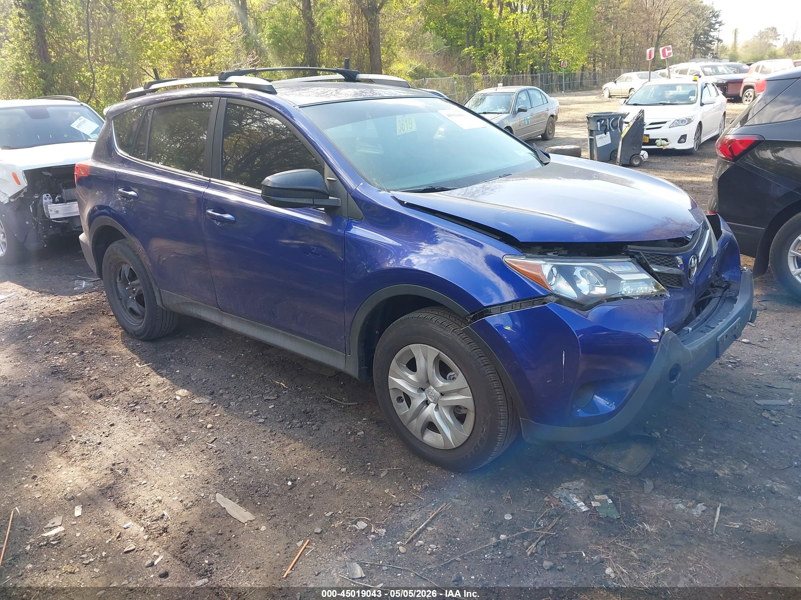 2015 Toyota Rav4 Le Blue vin: 2T3BFREV4FW397104