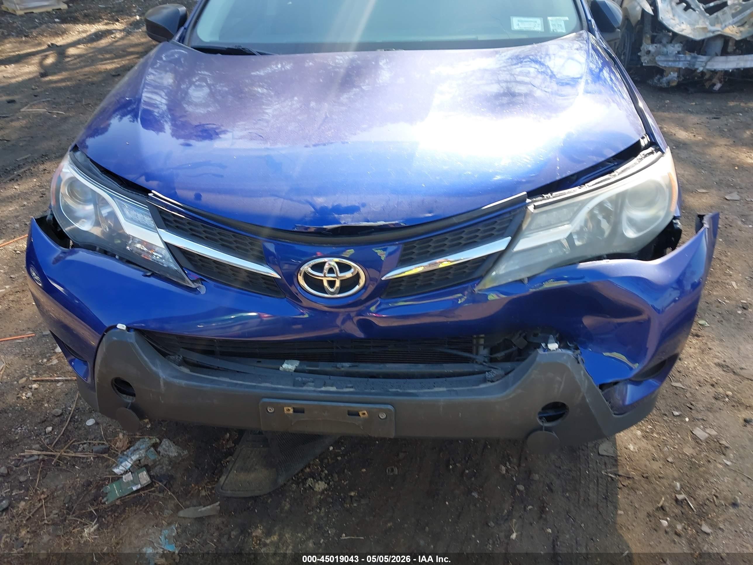 2015 Toyota Rav4 Le Blue vin: 2T3BFREV4FW397104