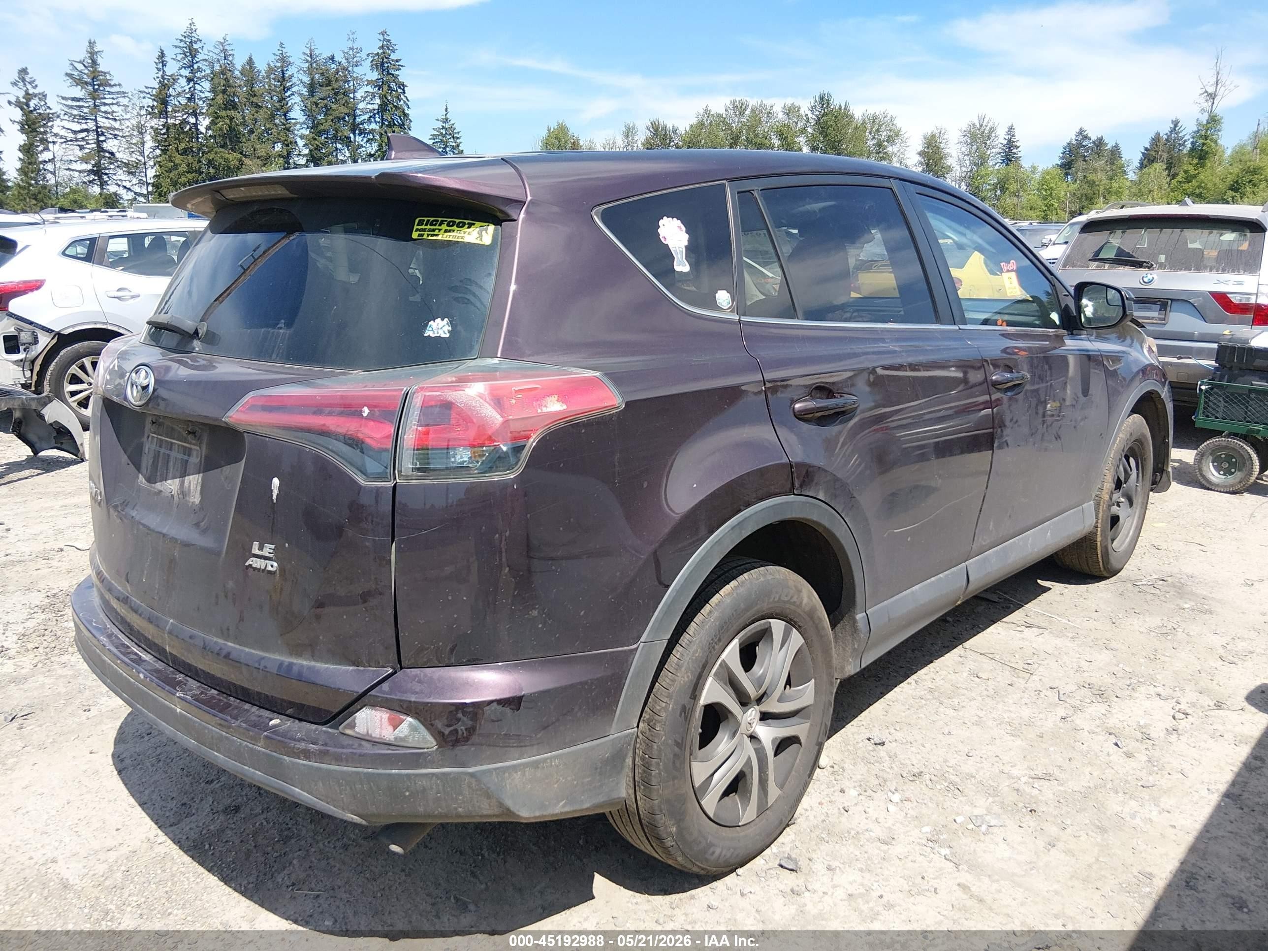 2017 Toyota Rav4 Le Purple vin: 2T3BFREV4HW664955