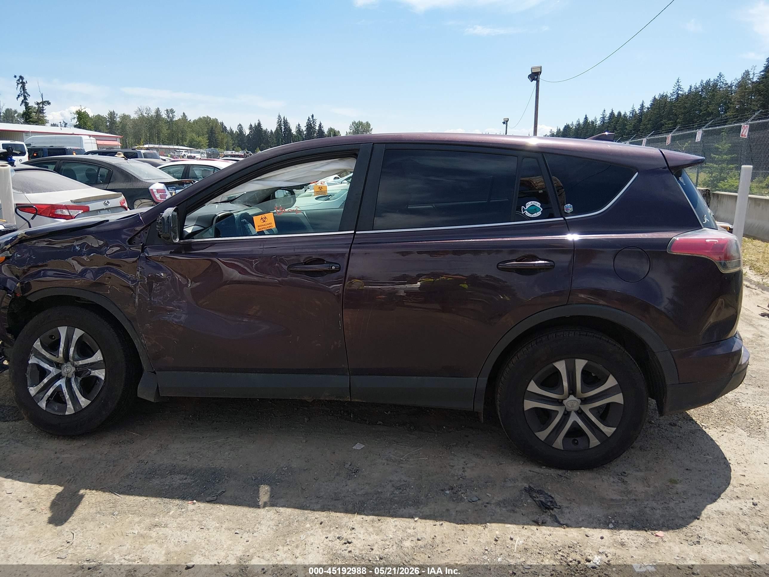 2017 Toyota Rav4 Le Purple vin: 2T3BFREV4HW664955
