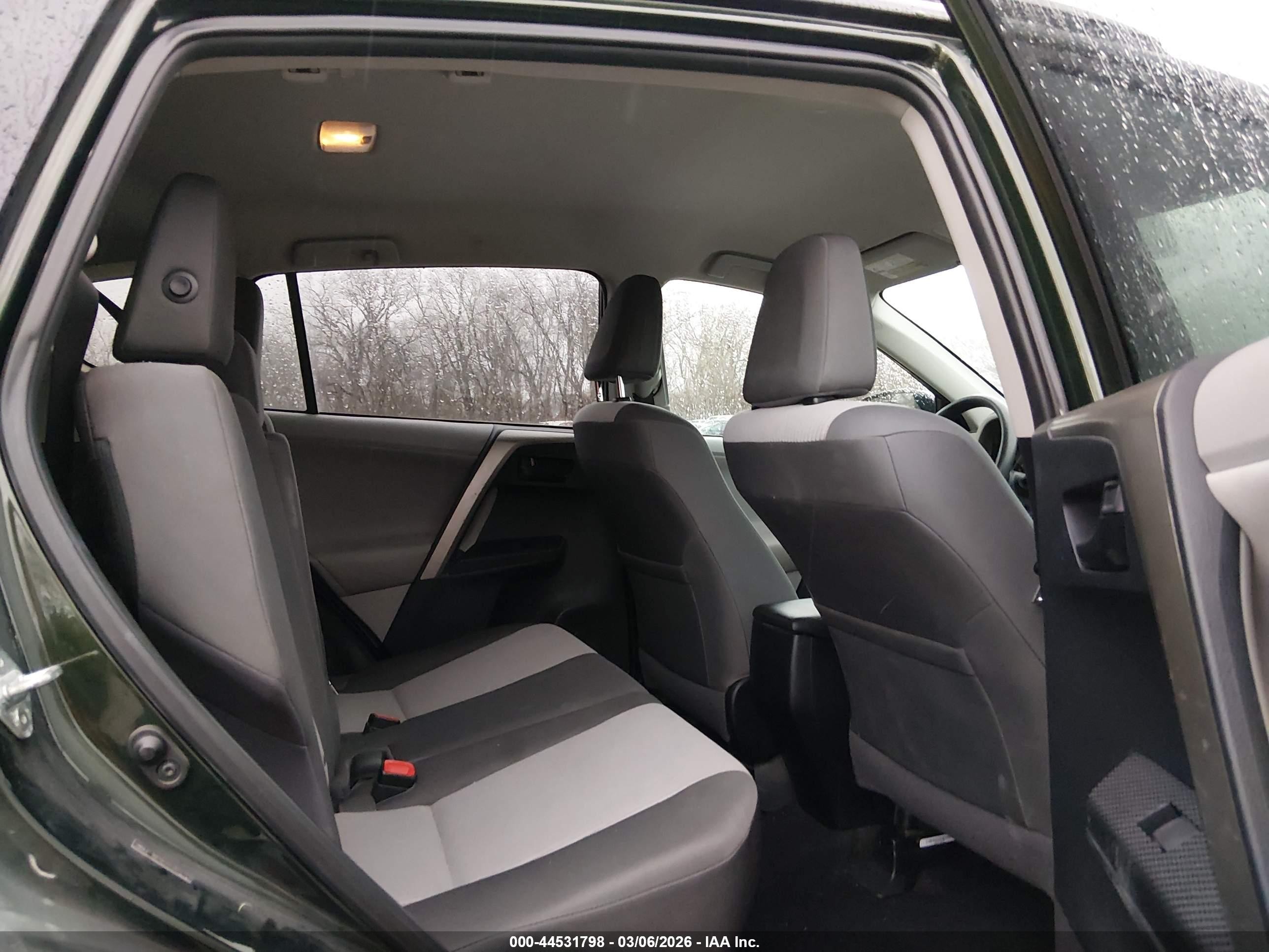 2013 Toyota Rav4 Le Green vin: 2T3BFREV5DW022173