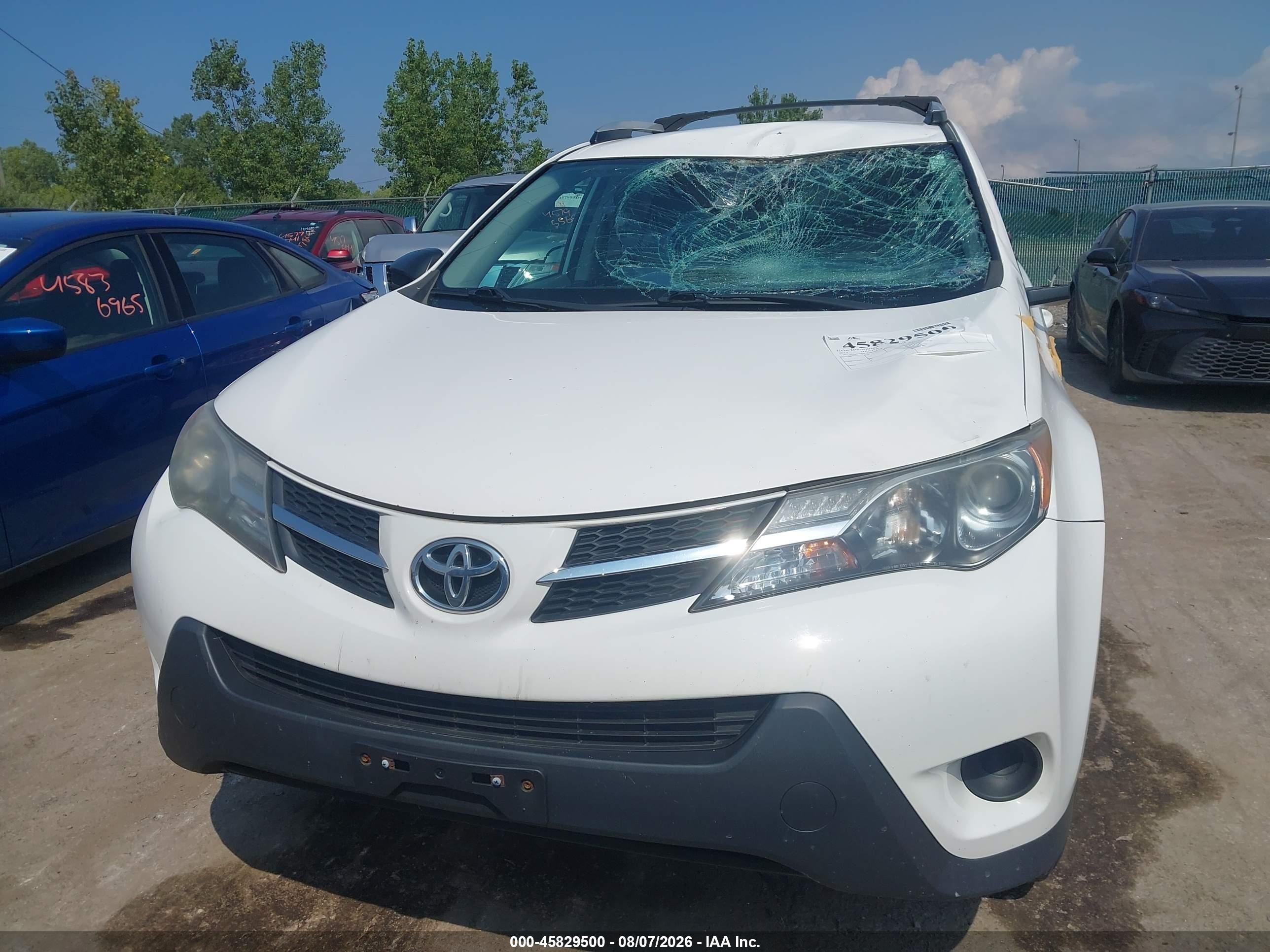 2013 Toyota Rav4 Le White vin: 2T3BFREV5DW033528
