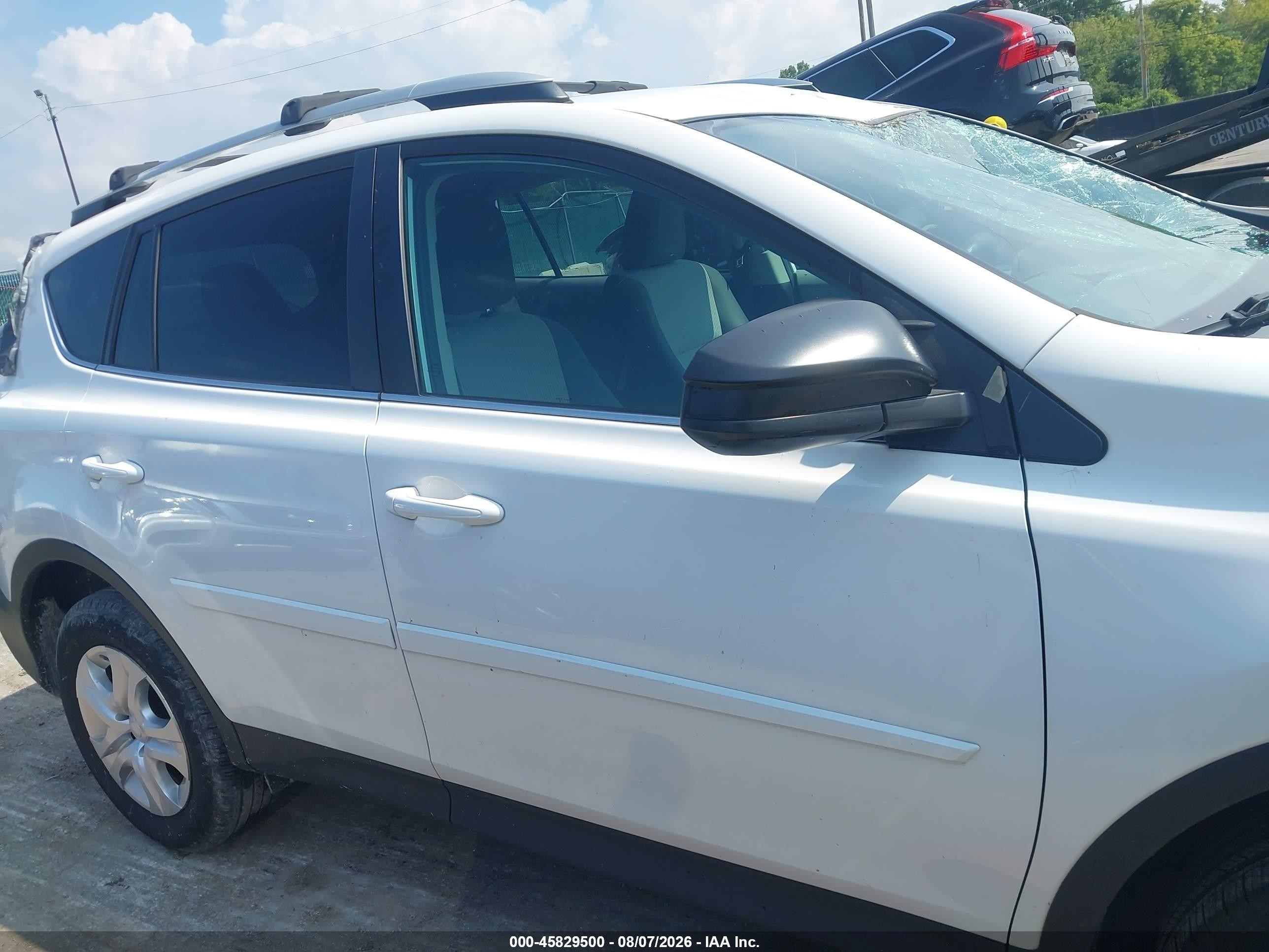 2013 Toyota Rav4 Le White vin: 2T3BFREV5DW033528