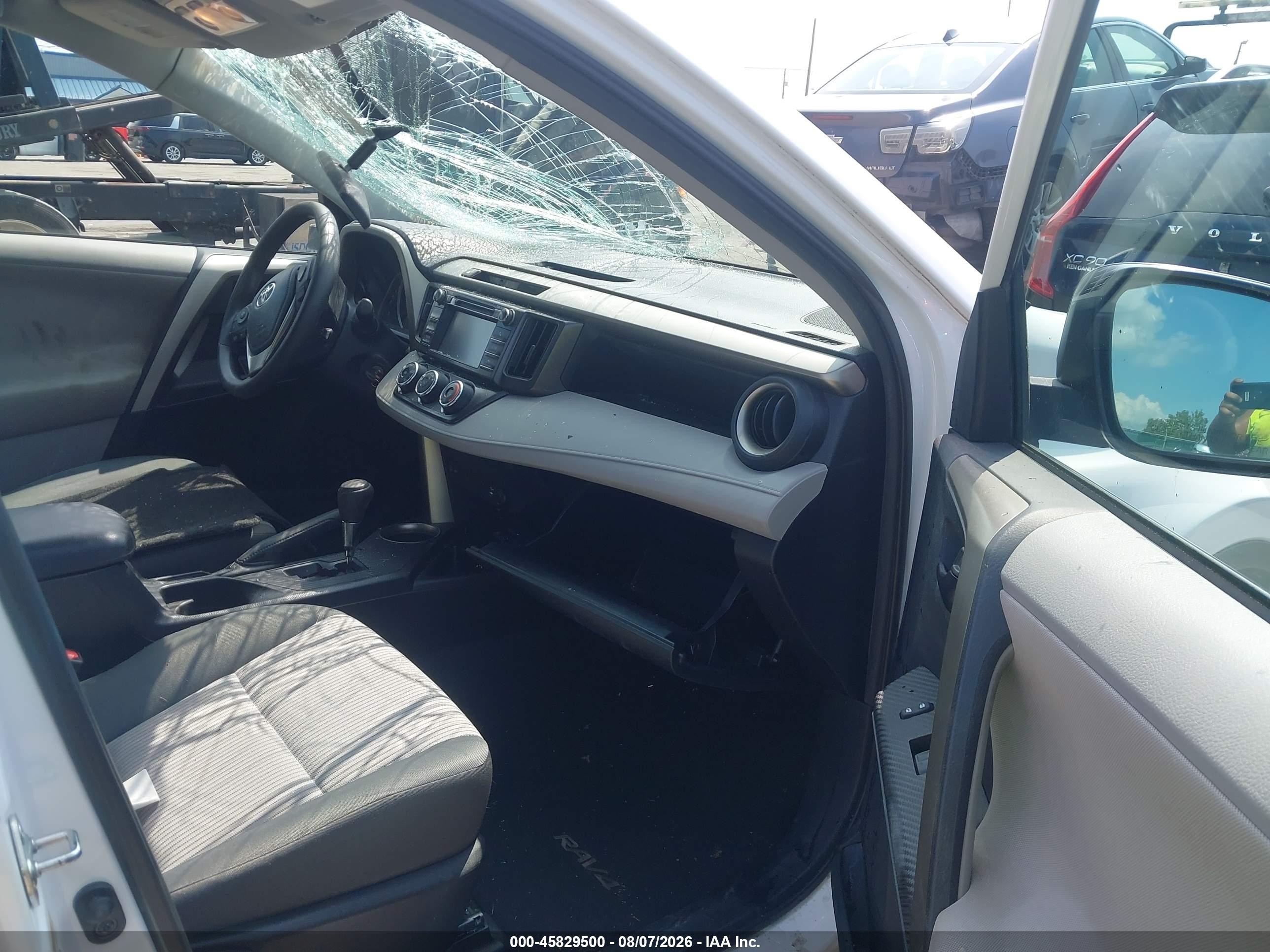 2013 Toyota Rav4 Le White vin: 2T3BFREV5DW033528