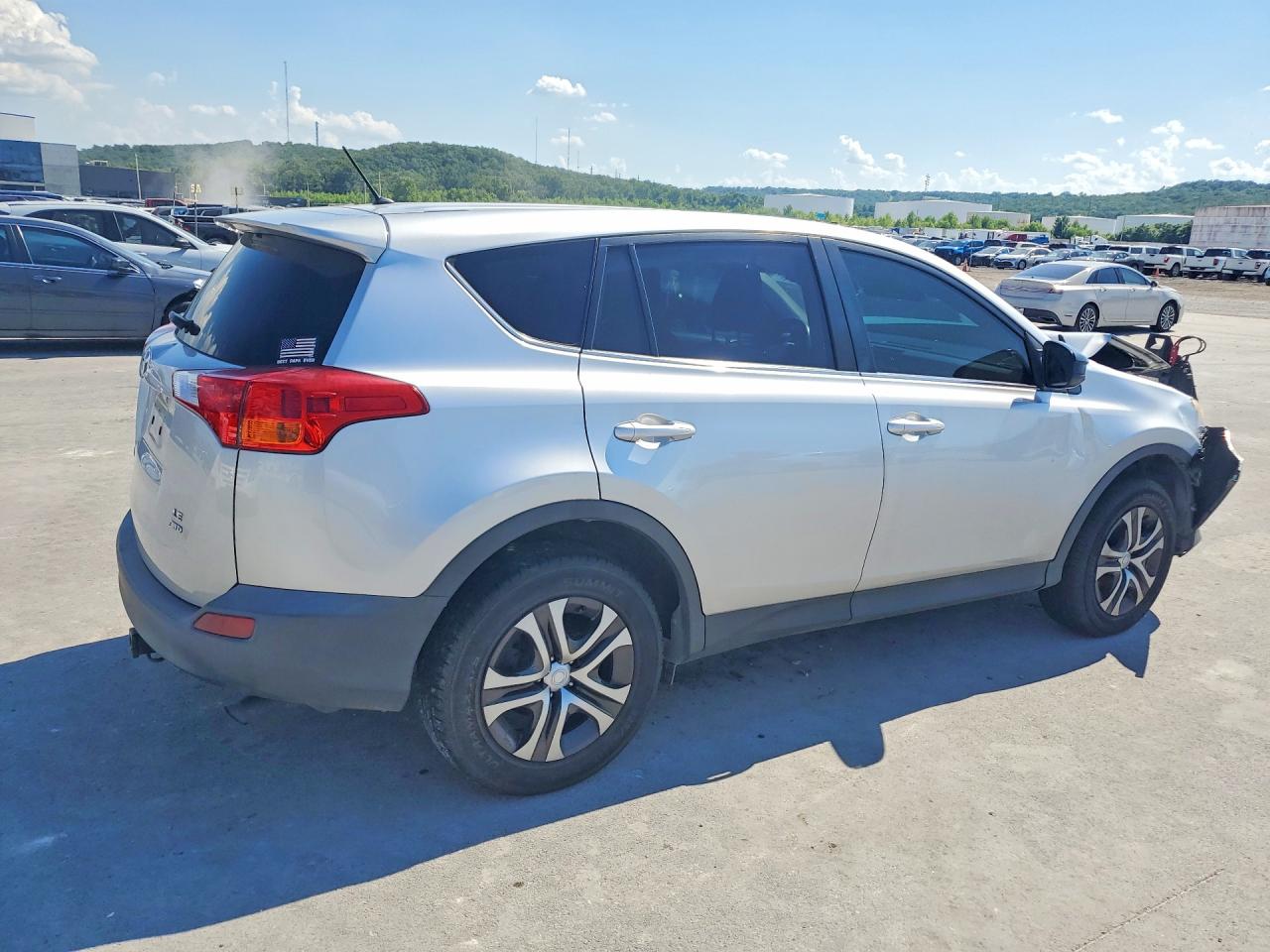 2013 Toyota Rav4 Le Серебряный vin: 2T3BFREV5DW055190