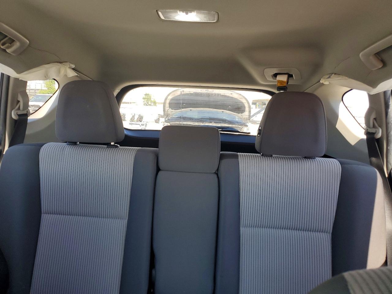 2013 Toyota Rav4 Le Серебряный vin: 2T3BFREV5DW055190