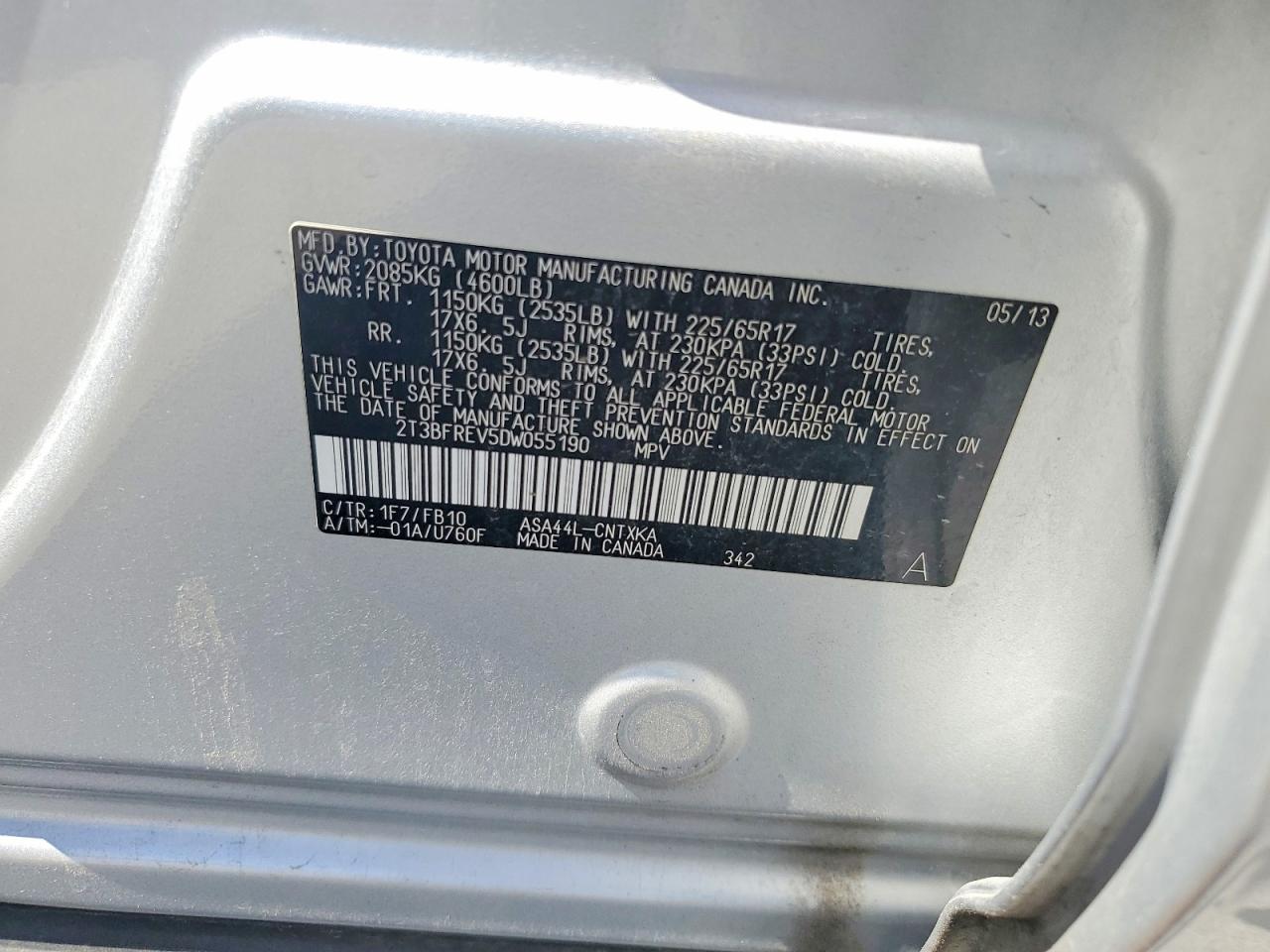2013 Toyota Rav4 Le Серебряный vin: 2T3BFREV5DW055190