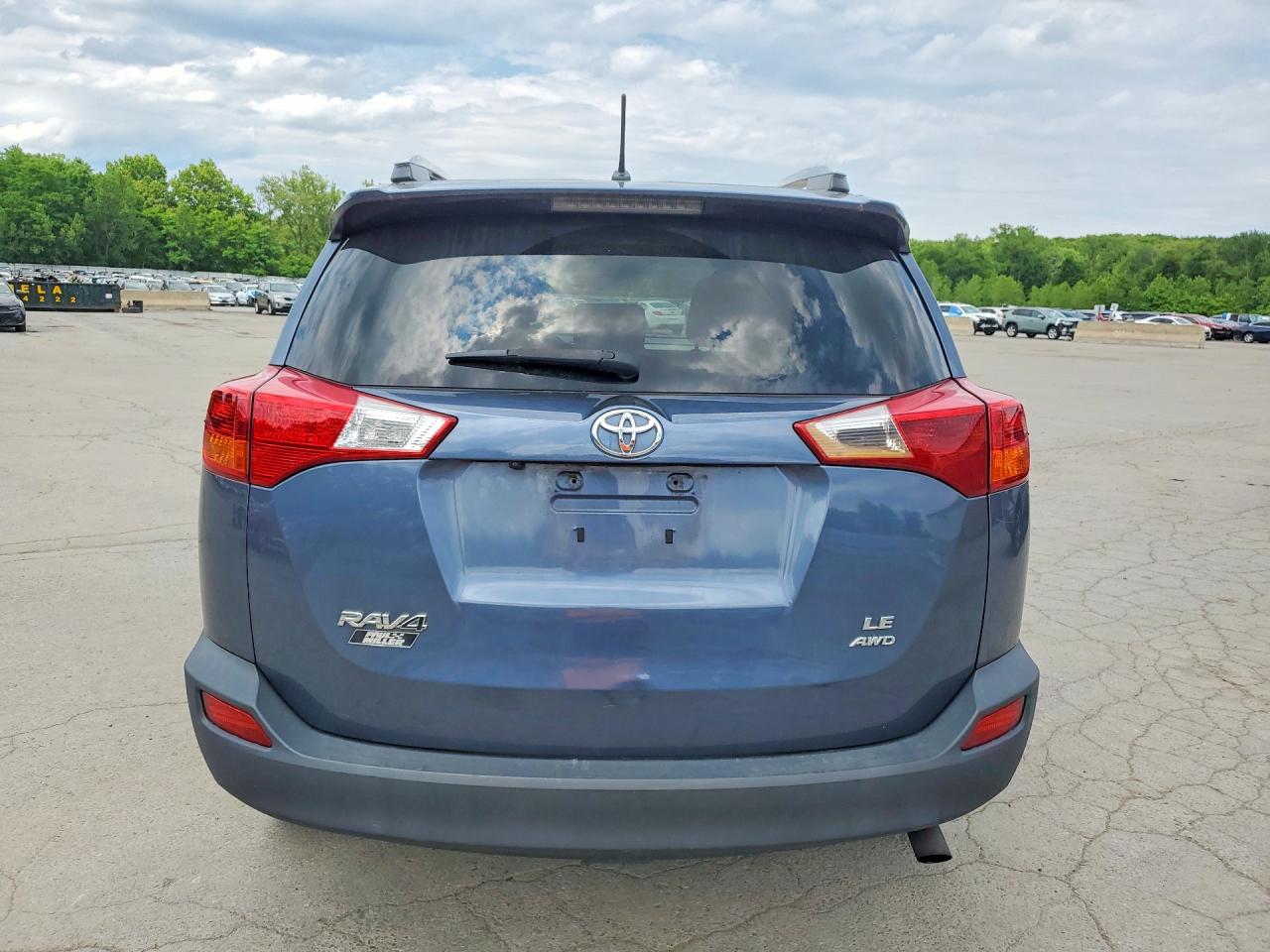 2013 Toyota Rav4 Le Blue vin: 2T3BFREV5DW113704