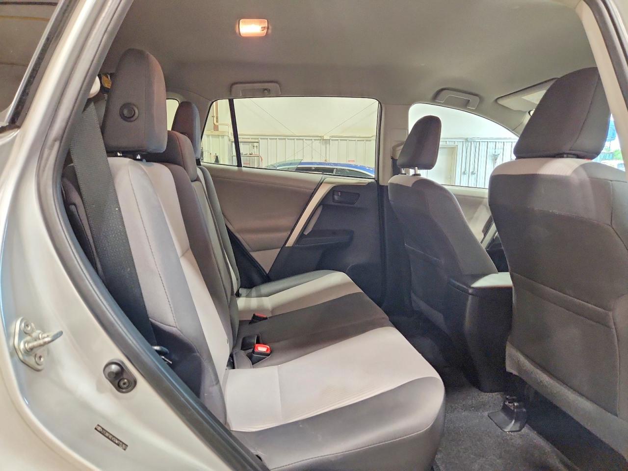 2013 Toyota Rav4 Le Silver vin: 2T3BFREV5DW115162