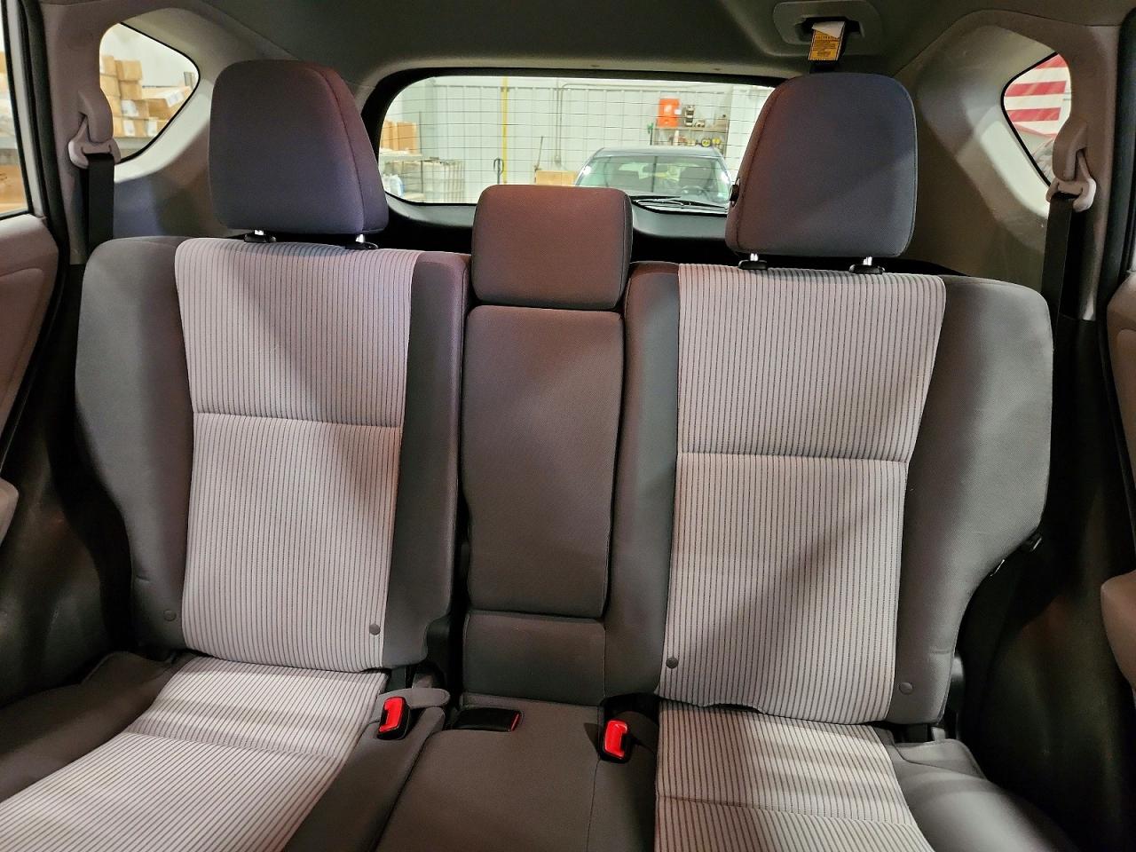 2013 Toyota Rav4 Le Silver vin: 2T3BFREV5DW115162
