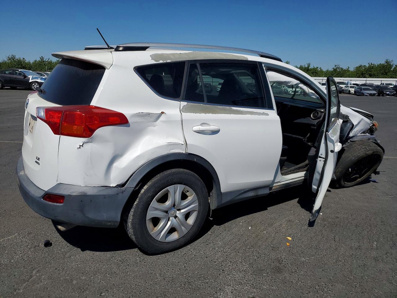 2014 Toyota Rav4 Le White vin: 2T3BFREV5EW149555