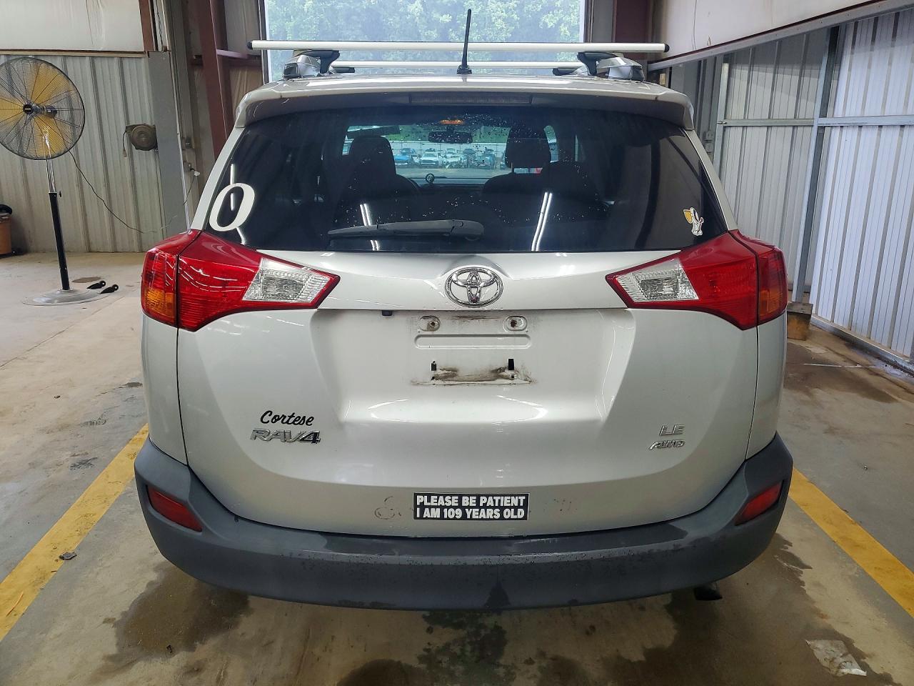 2014 Toyota Rav4 Le Серебряный vin: 2T3BFREV5EW223430