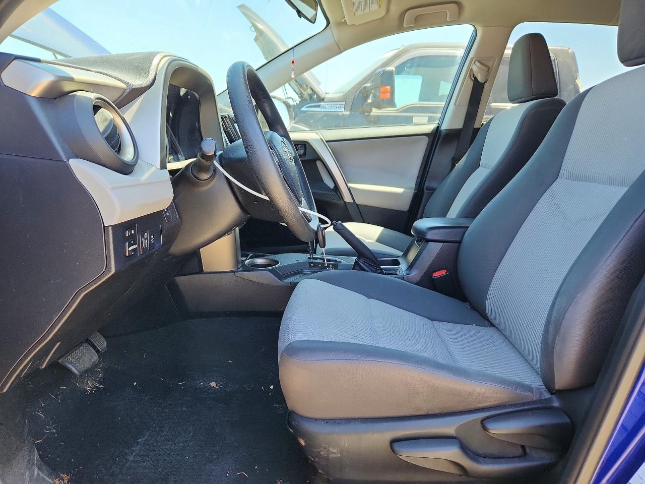 2015 Toyota Rav4 Le Синий vin: 2T3BFREV5FW326400