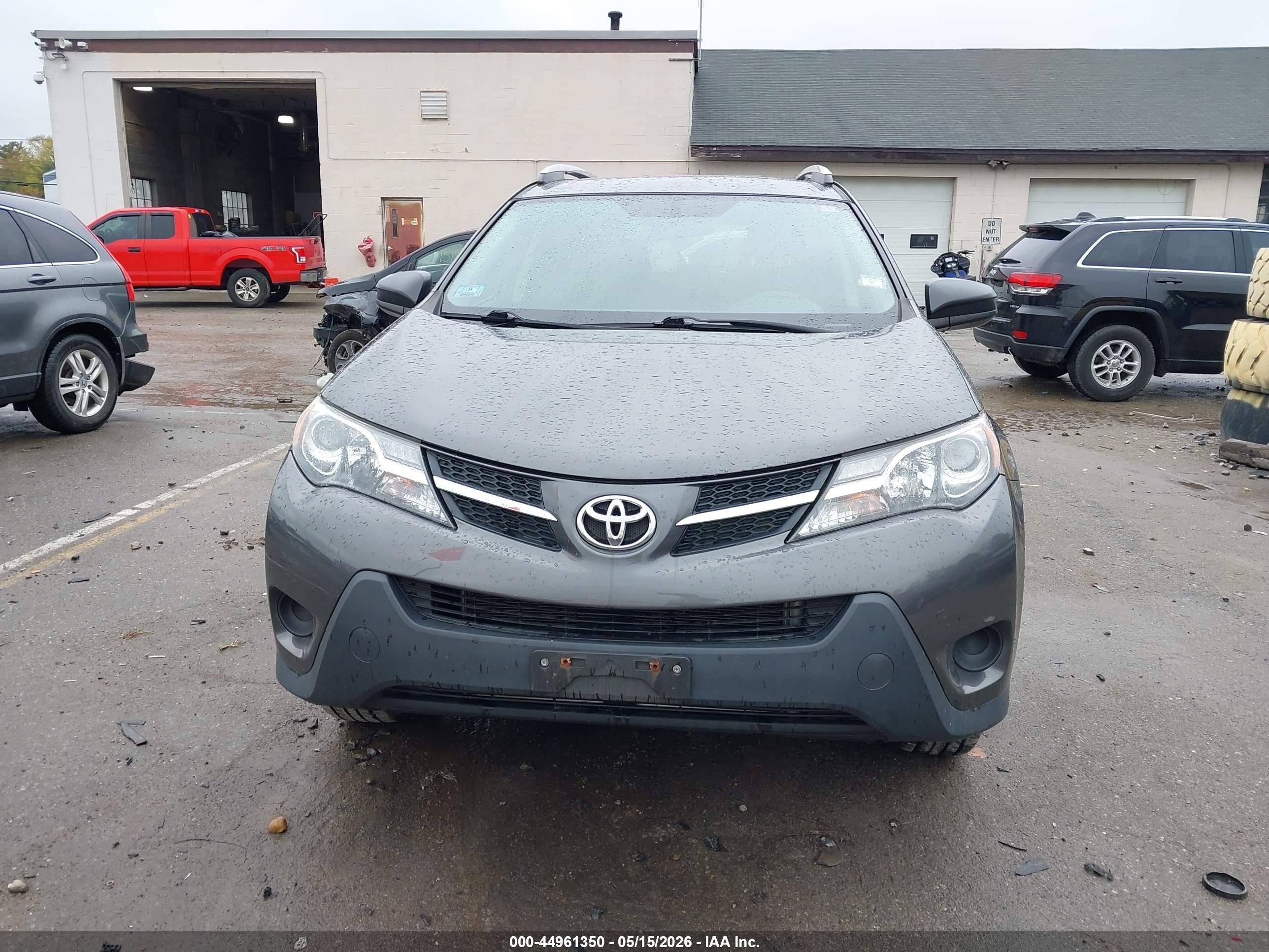 2015 Toyota Rav4 Le Gray vin: 2T3BFREV5FW331645