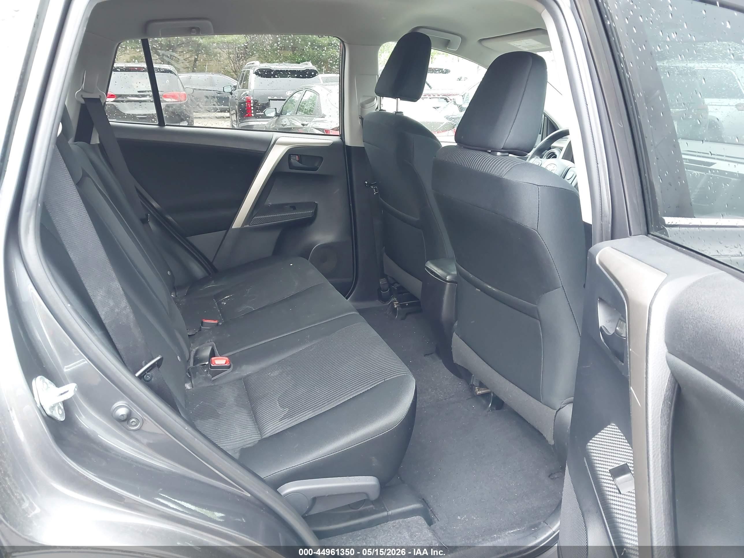 2015 Toyota Rav4 Le Gray vin: 2T3BFREV5FW331645