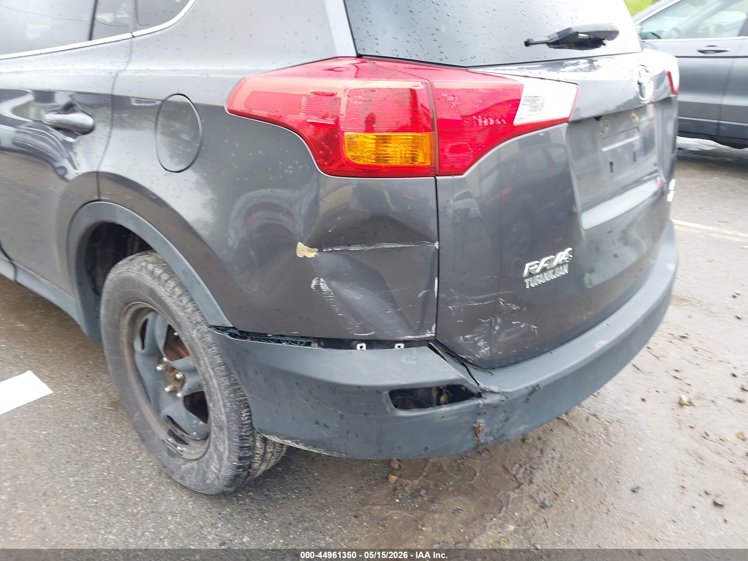 2015 Toyota Rav4 Le Gray vin: 2T3BFREV5FW331645