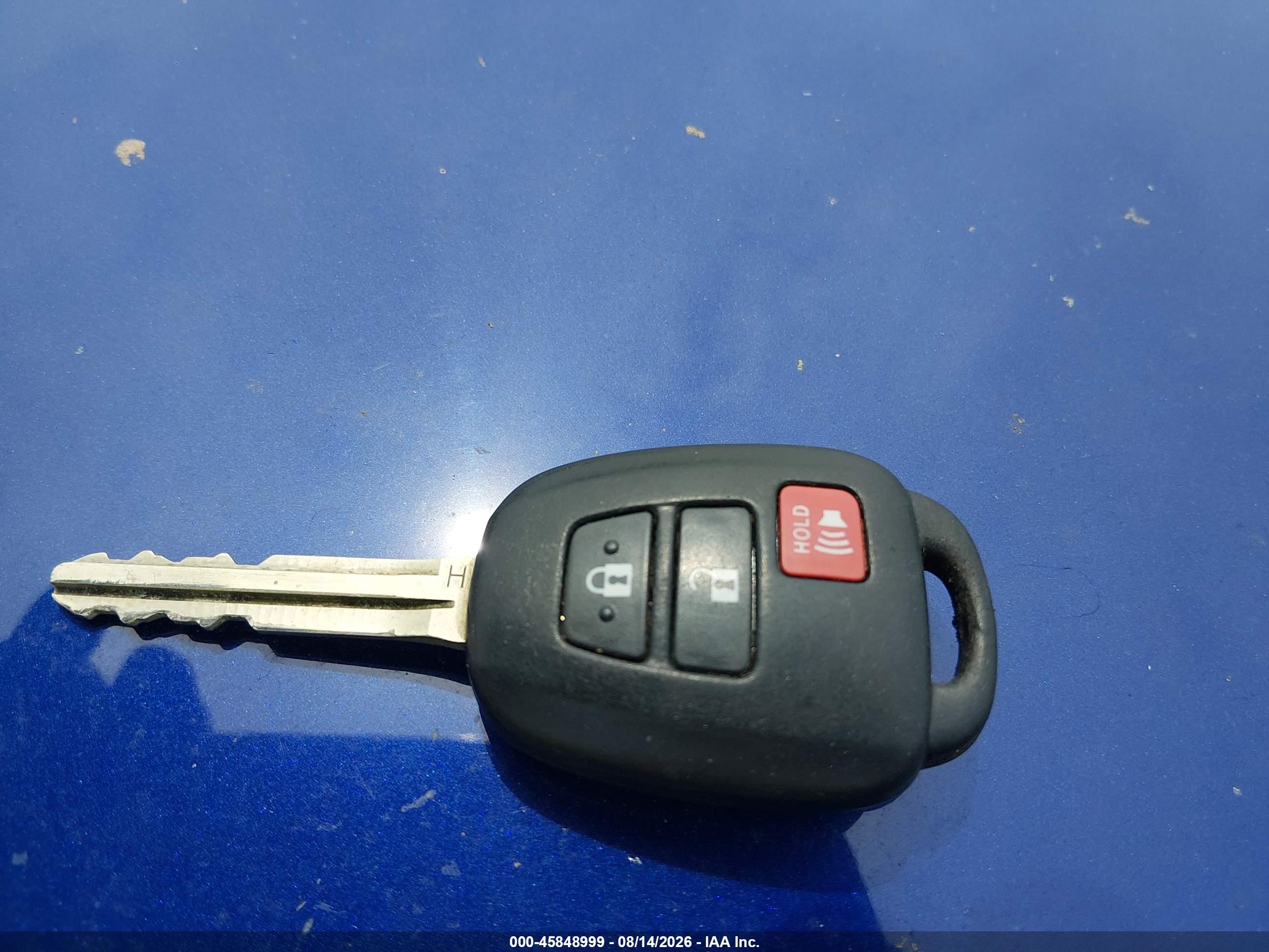 2015 Toyota Rav4 Le Blue vin: 2T3BFREV5FW344783