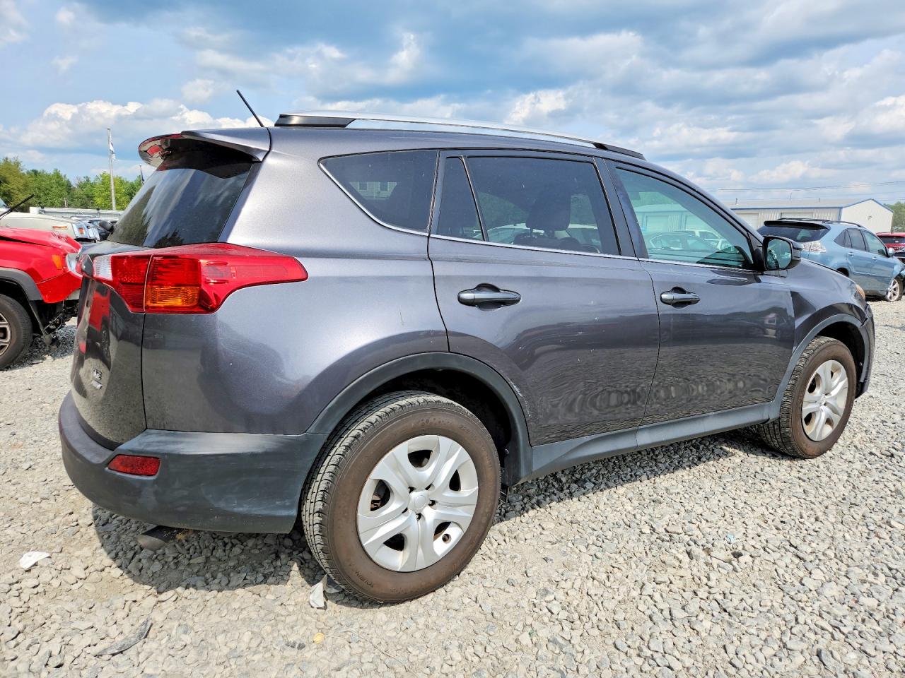 2015 Toyota Rav4 Le Gray vin: 2T3BFREV5FW358568