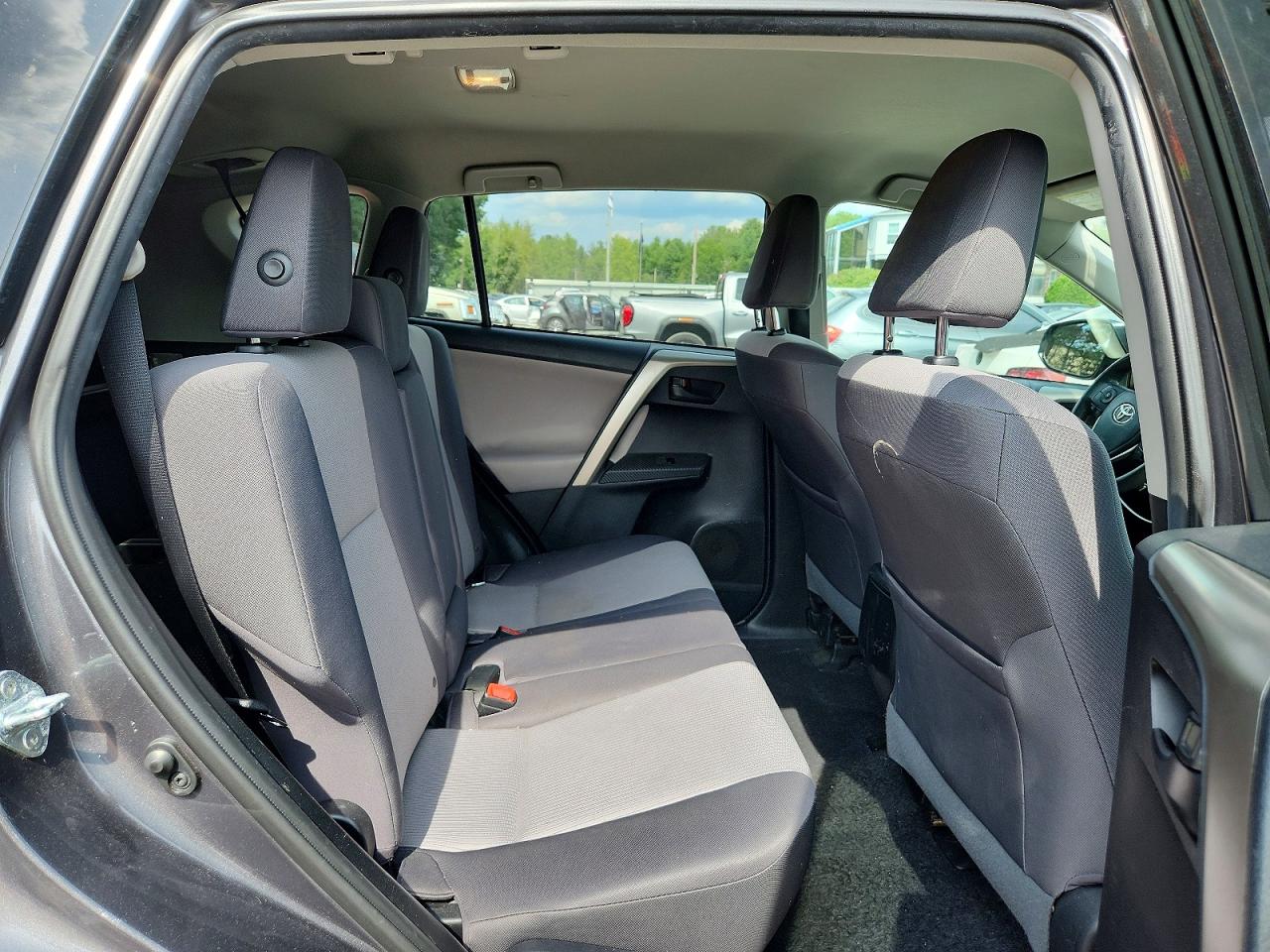 2015 Toyota Rav4 Le Gray vin: 2T3BFREV5FW358568