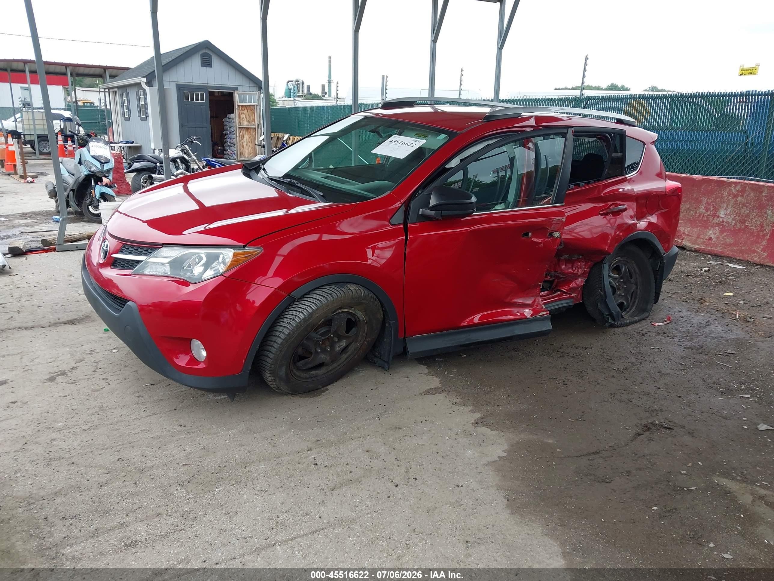 2015 Toyota Rav4 Le Red vin: 2T3BFREV5FW393448
