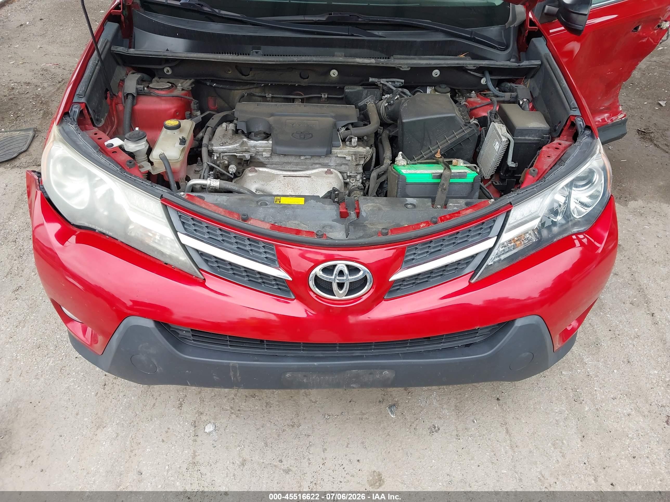2015 Toyota Rav4 Le Red vin: 2T3BFREV5FW393448