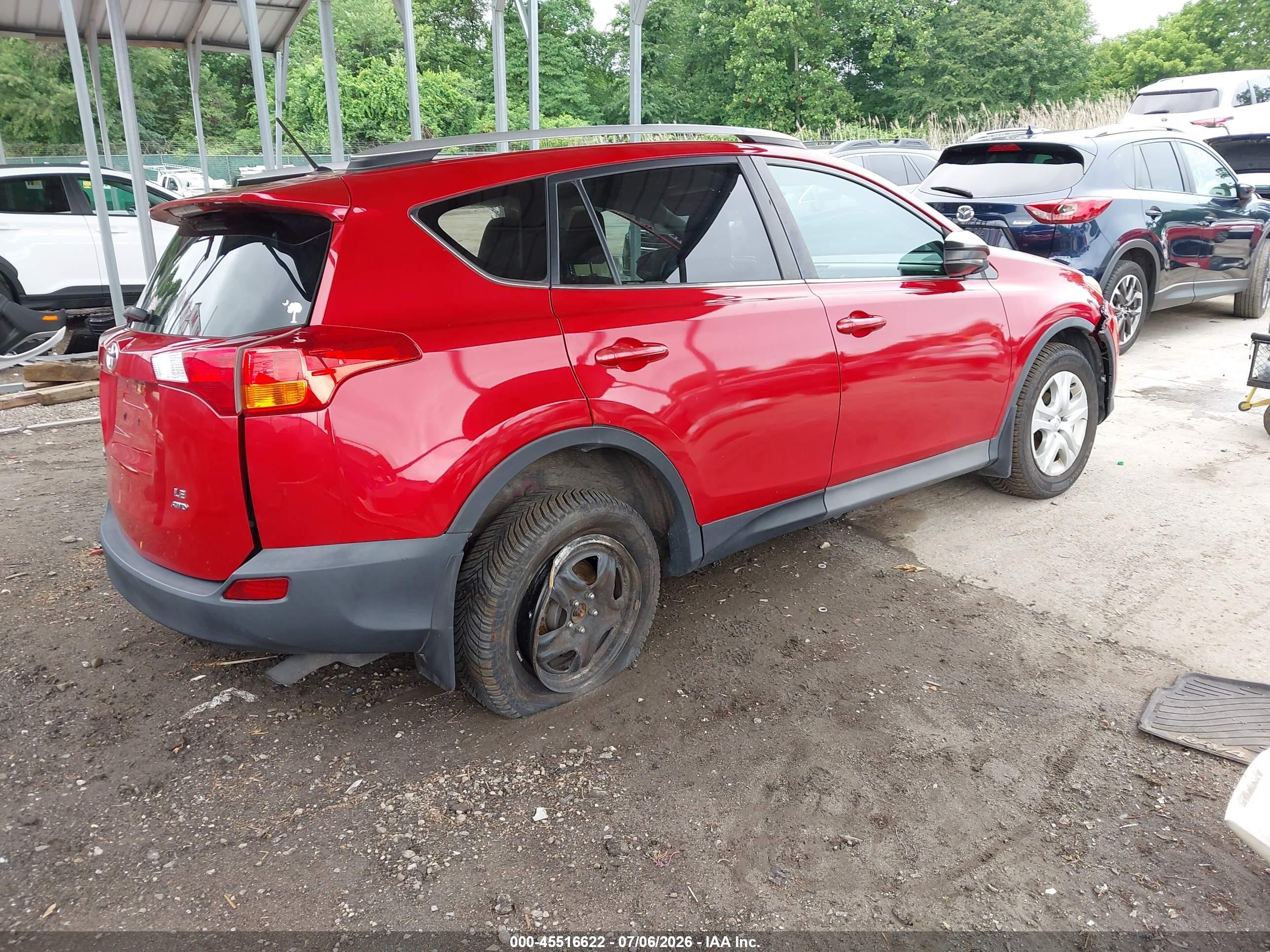 2015 Toyota Rav4 Le Red vin: 2T3BFREV5FW393448