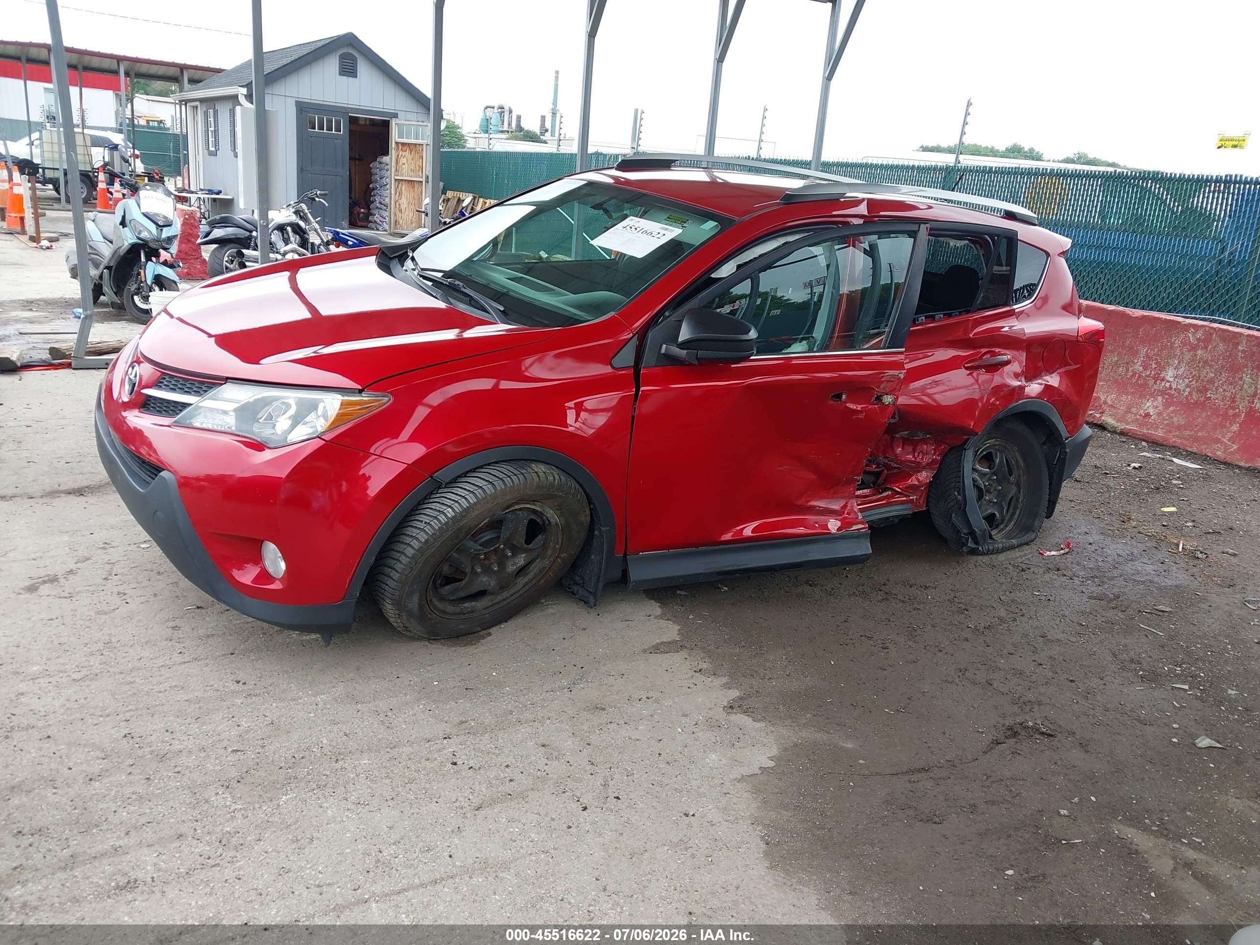 2015 Toyota Rav4 Le Red vin: 2T3BFREV5FW393448