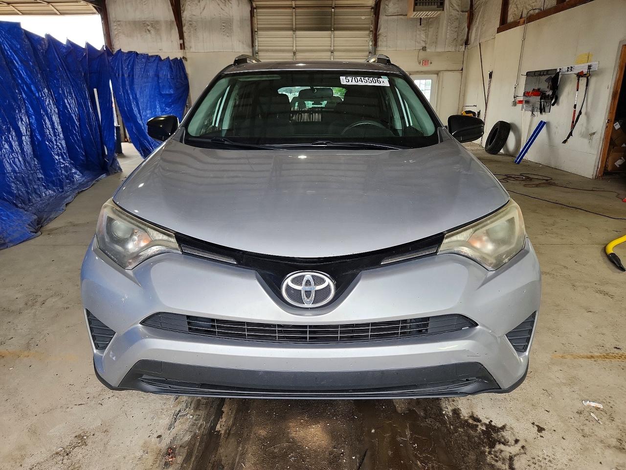 2016 Toyota Rav4 Le Silver vin: 2T3BFREV5GW466321