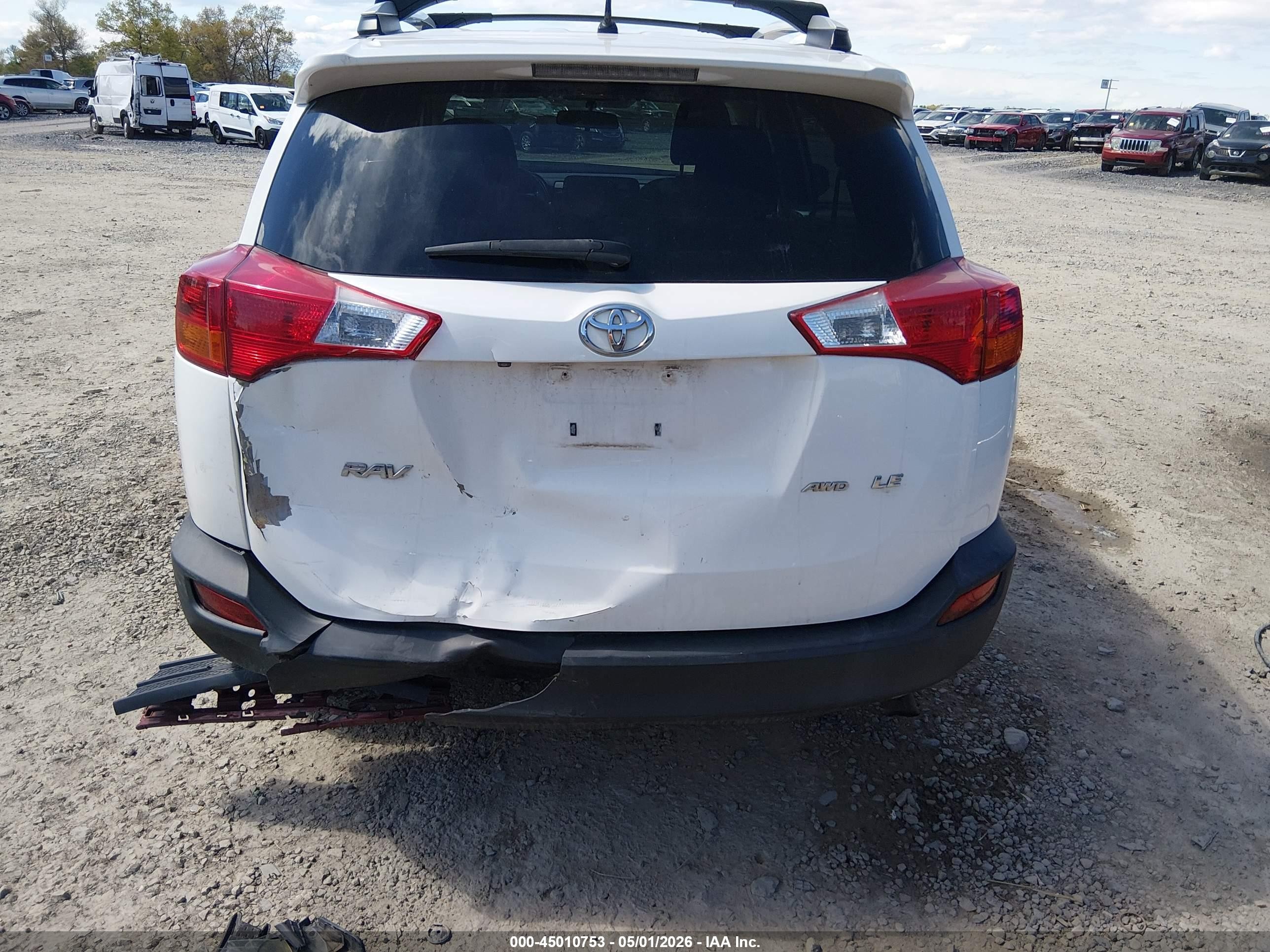 2013 Toyota Rav4 Le White vin: 2T3BFREV6DW008900