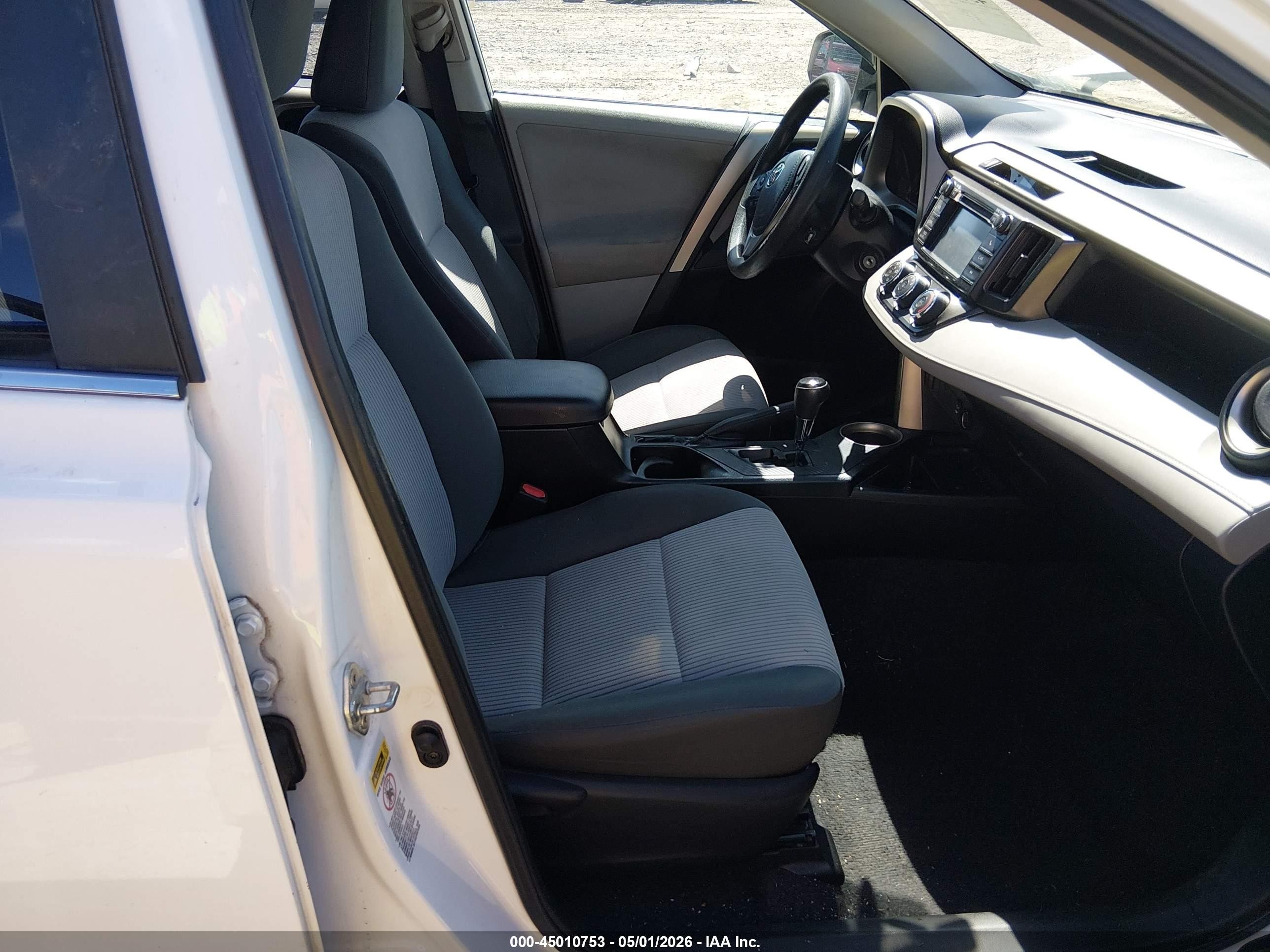 2013 Toyota Rav4 Le White vin: 2T3BFREV6DW008900
