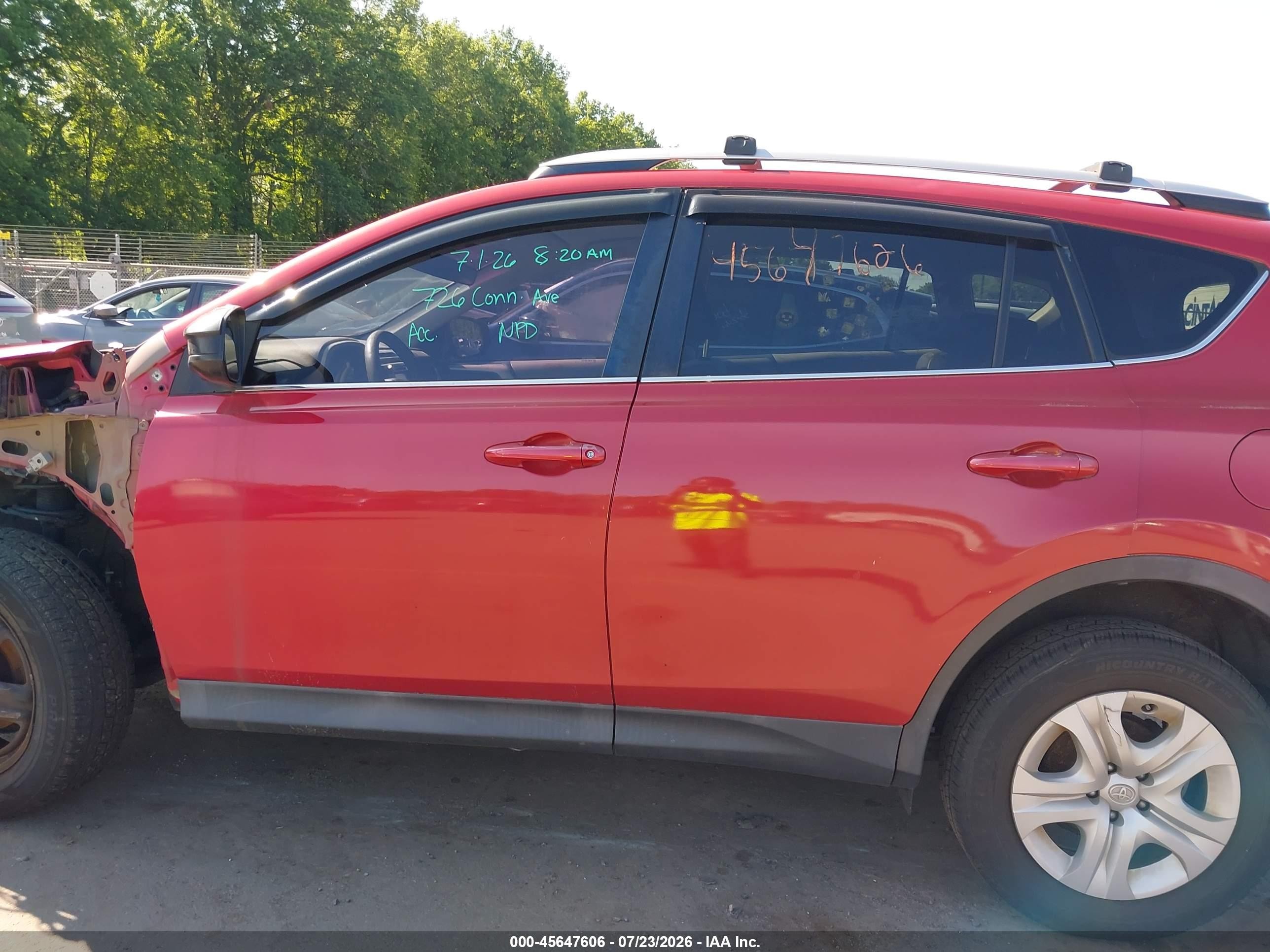 2013 Toyota Rav4 Le Red vin: 2T3BFREV6DW019119