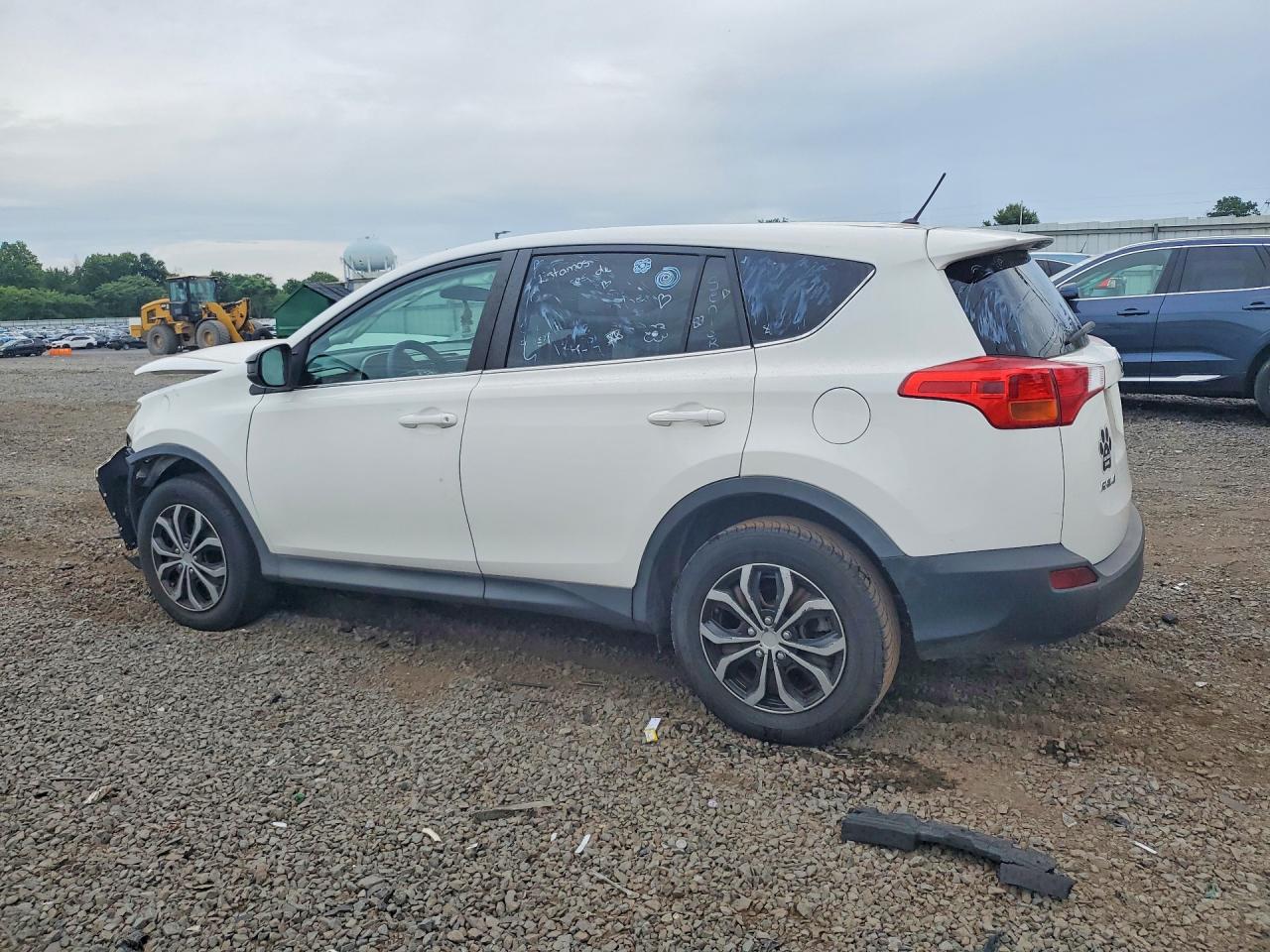 2013 Toyota Rav4 Le White vin: 2T3BFREV6DW028211