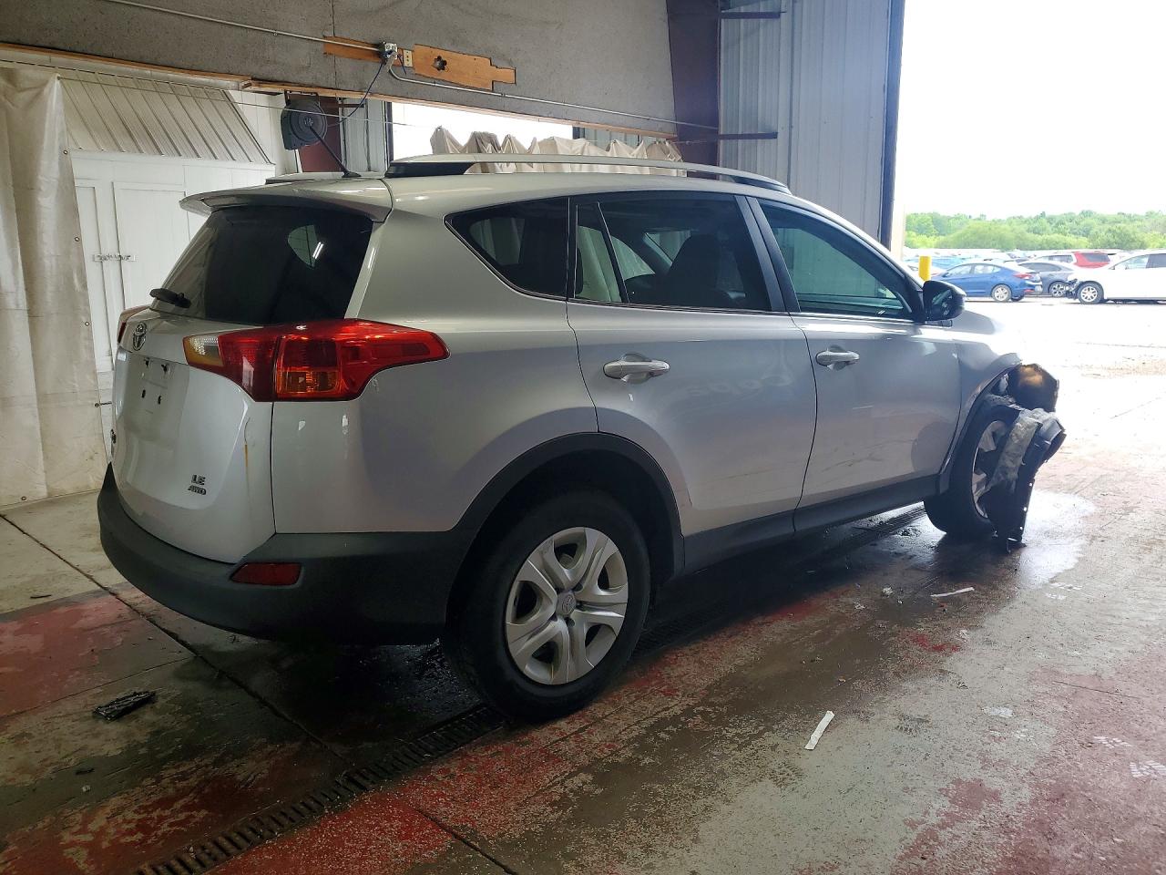 2013 Toyota Rav4 Le Silver vin: 2T3BFREV6DW038897