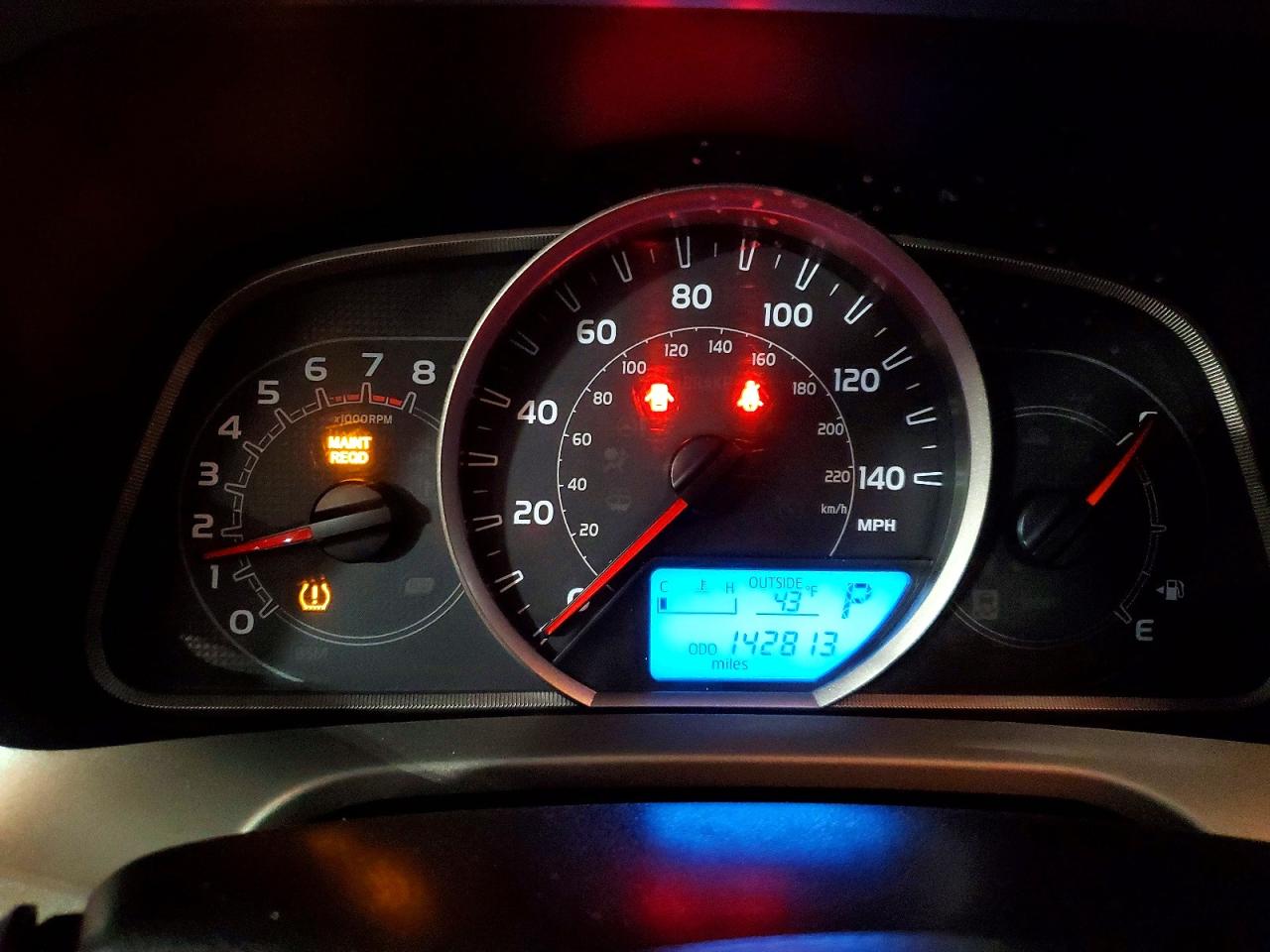 2013 Toyota Rav4 Le Gray vin: 2T3BFREV6DW053075
