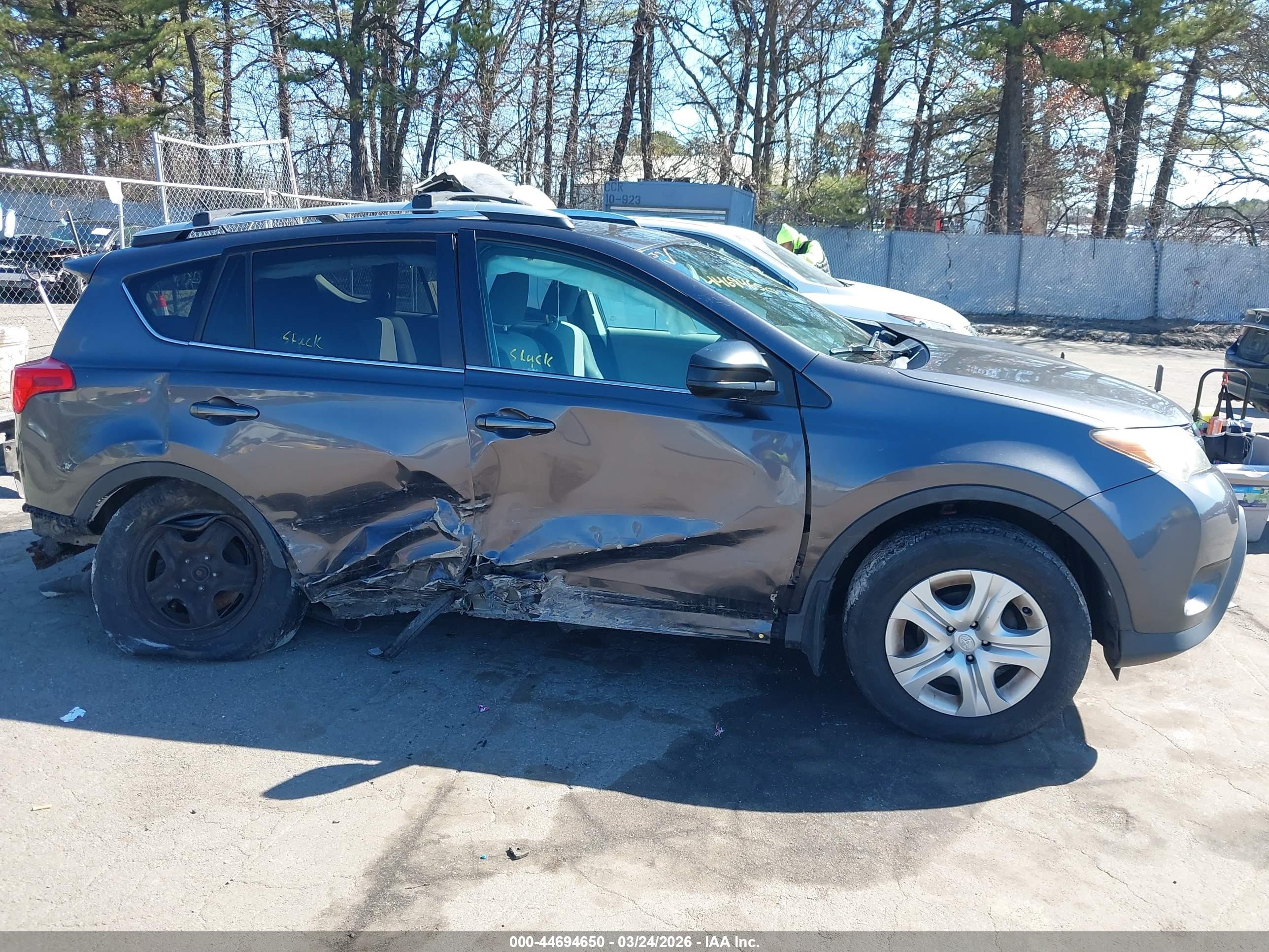 2013 Toyota Rav4 Le Gray vin: 2T3BFREV6DW074282