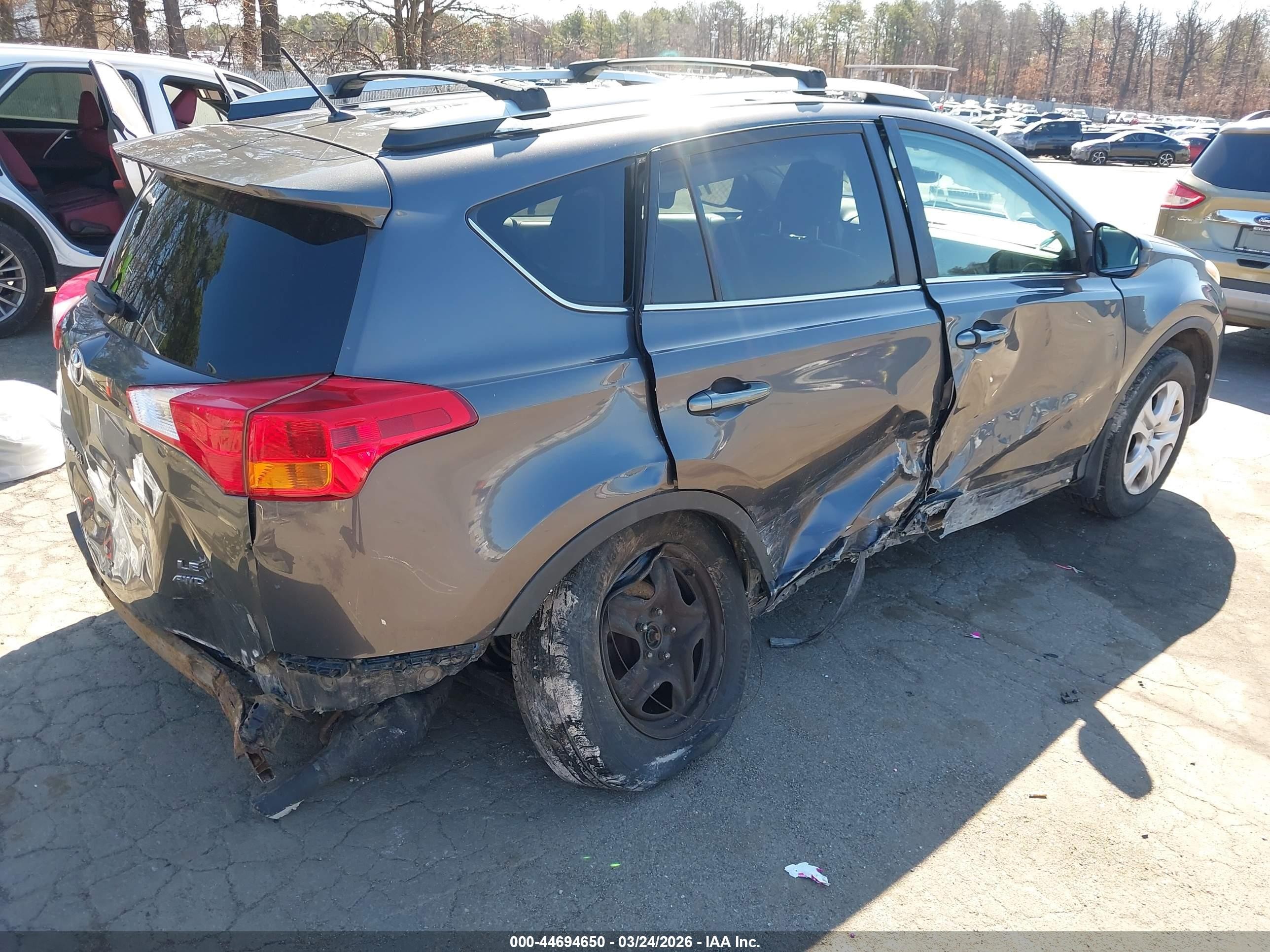 2013 Toyota Rav4 Le Gray vin: 2T3BFREV6DW074282