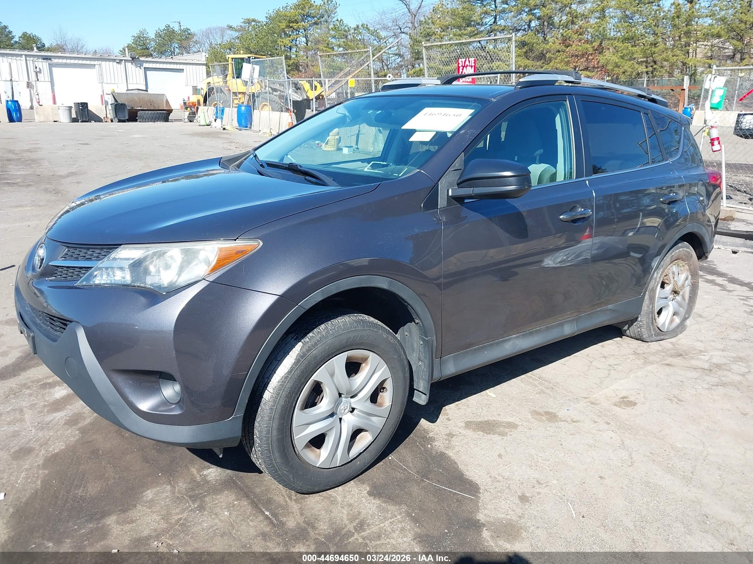 2013 Toyota Rav4 Le Gray vin: 2T3BFREV6DW074282