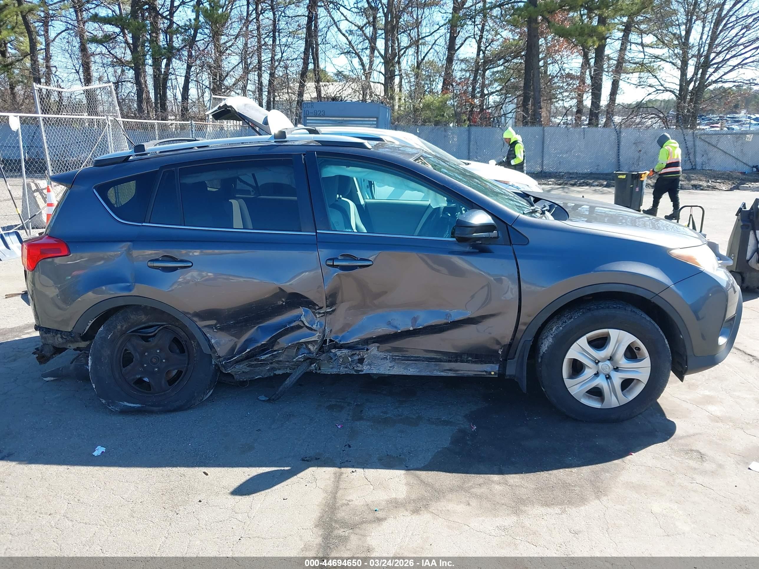 2013 Toyota Rav4 Le Gray vin: 2T3BFREV6DW074282