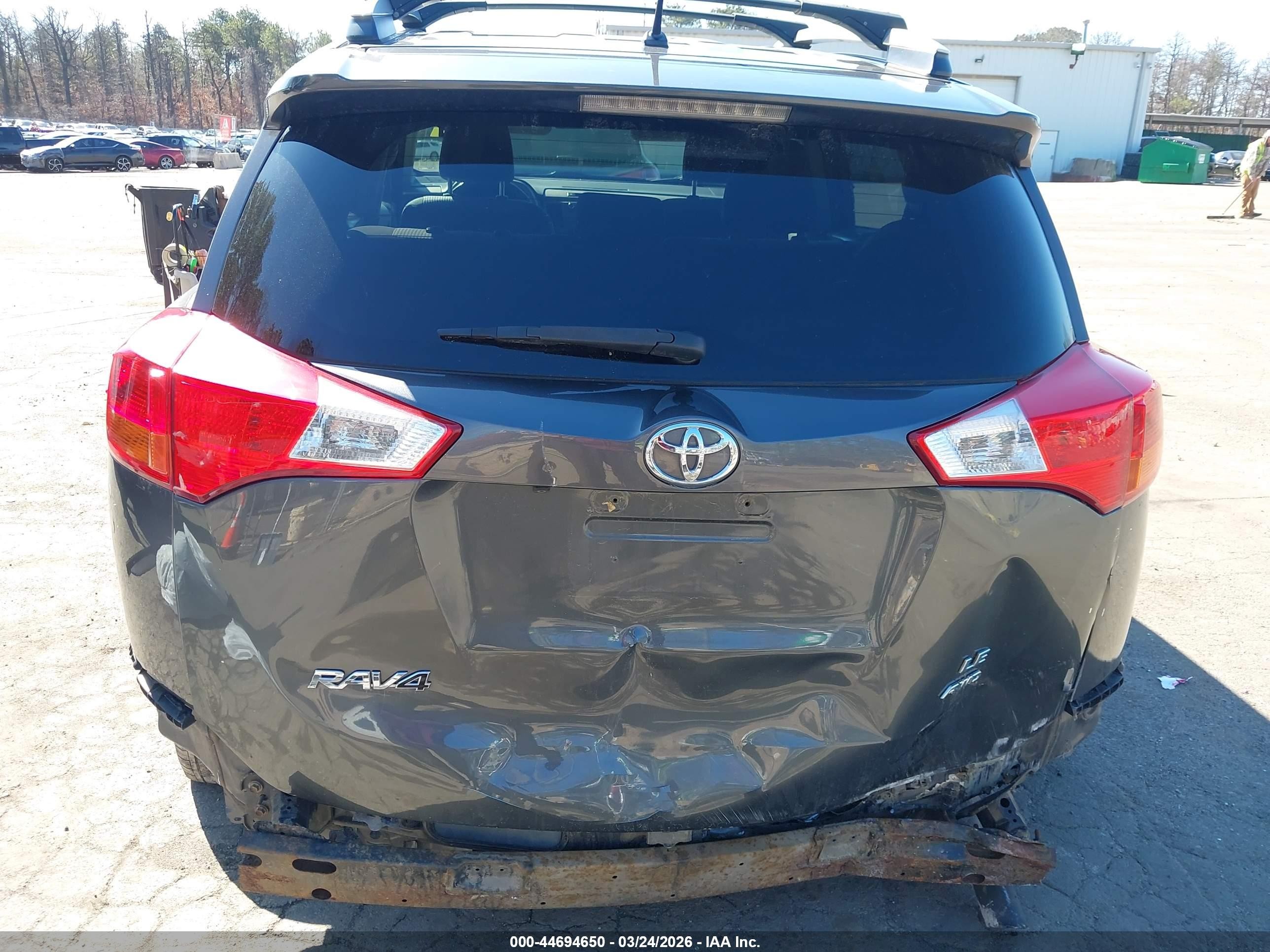 2013 Toyota Rav4 Le Gray vin: 2T3BFREV6DW074282